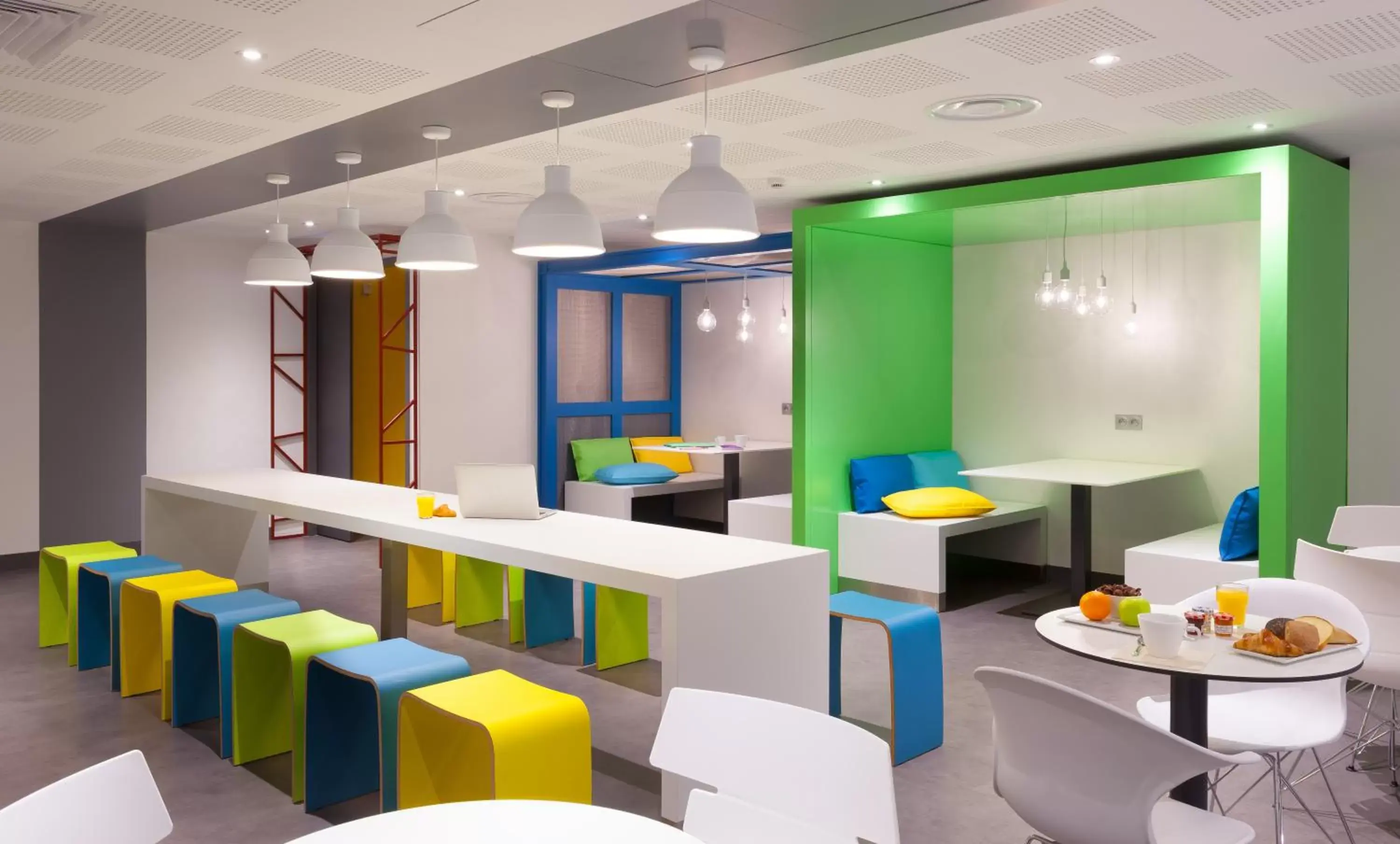 Restaurant/places to eat in ibis Styles Nantes Centre Gare