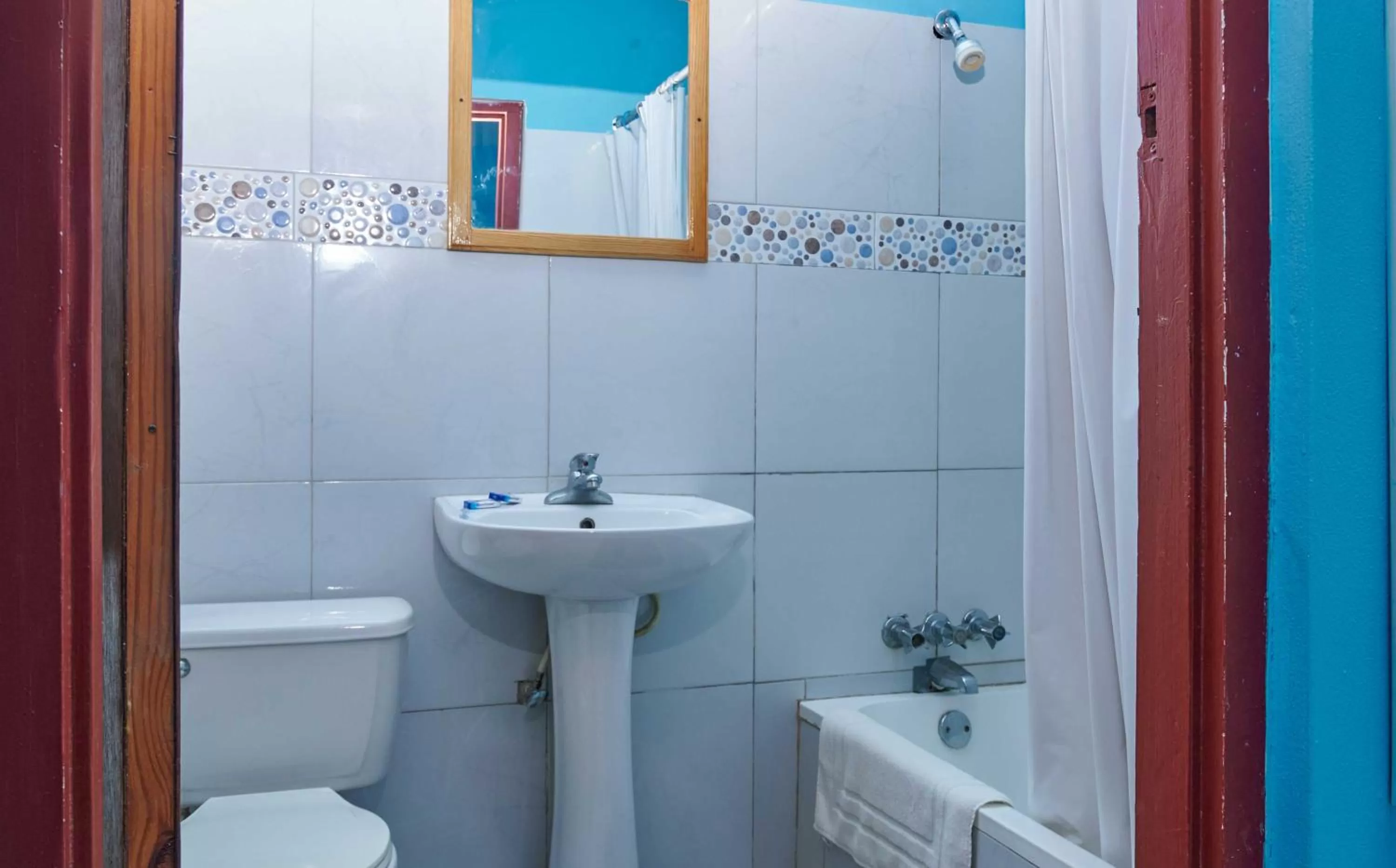 Shower in Yellow Bird Sea