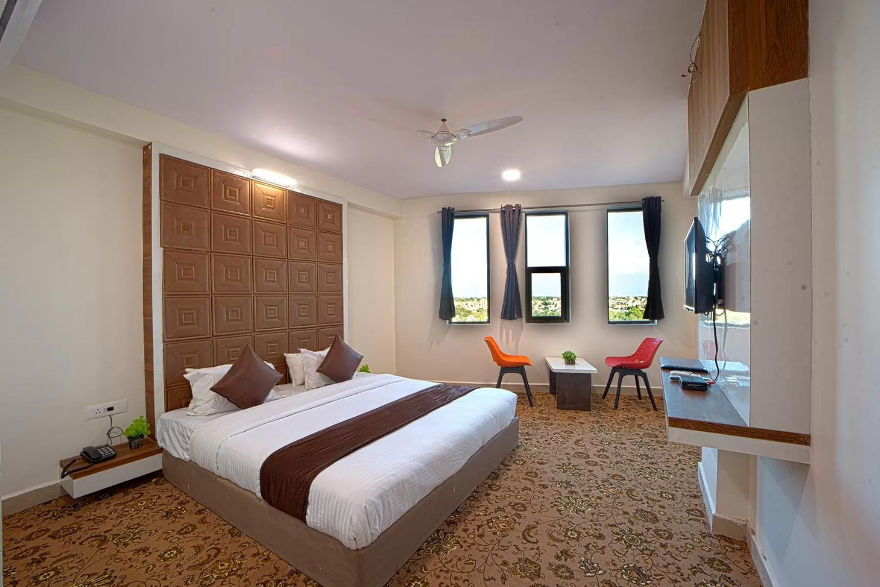 Photo of the whole room, Bed in Hotel Jurkis, Kolhapur