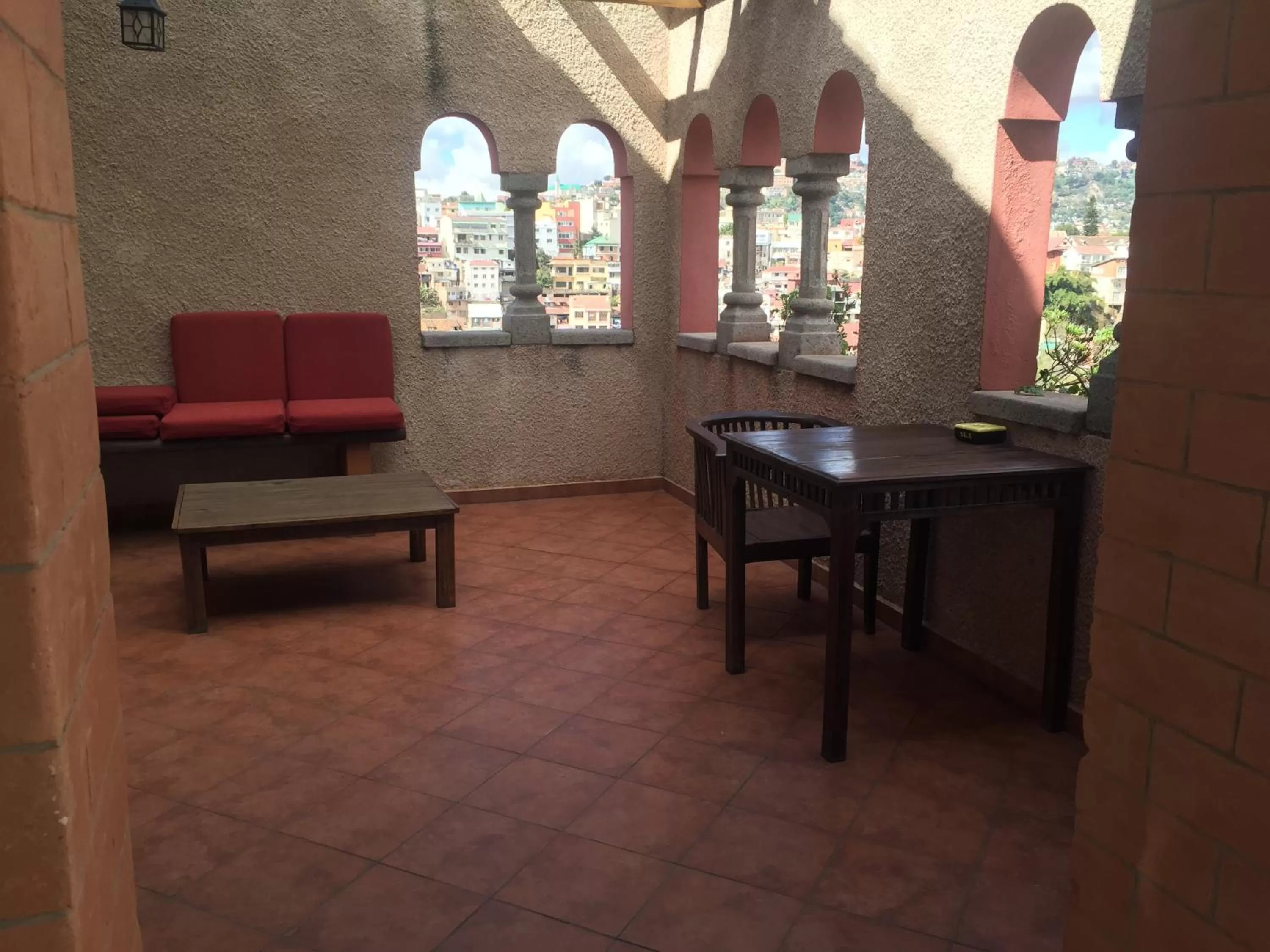 Restaurant/places to eat in Belvedere Hotel