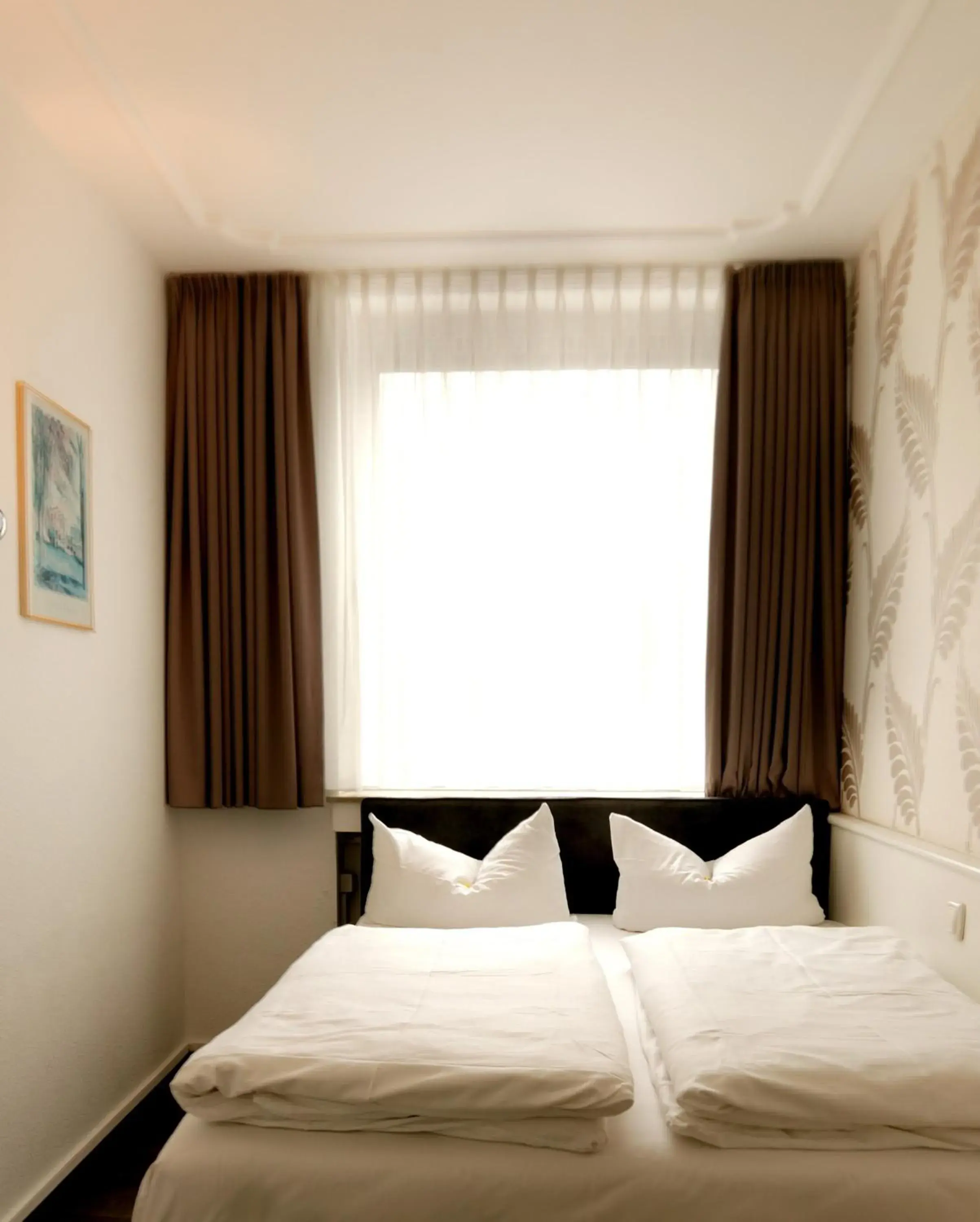 Bed in Hotel Krone Aachen | City-Eurogress