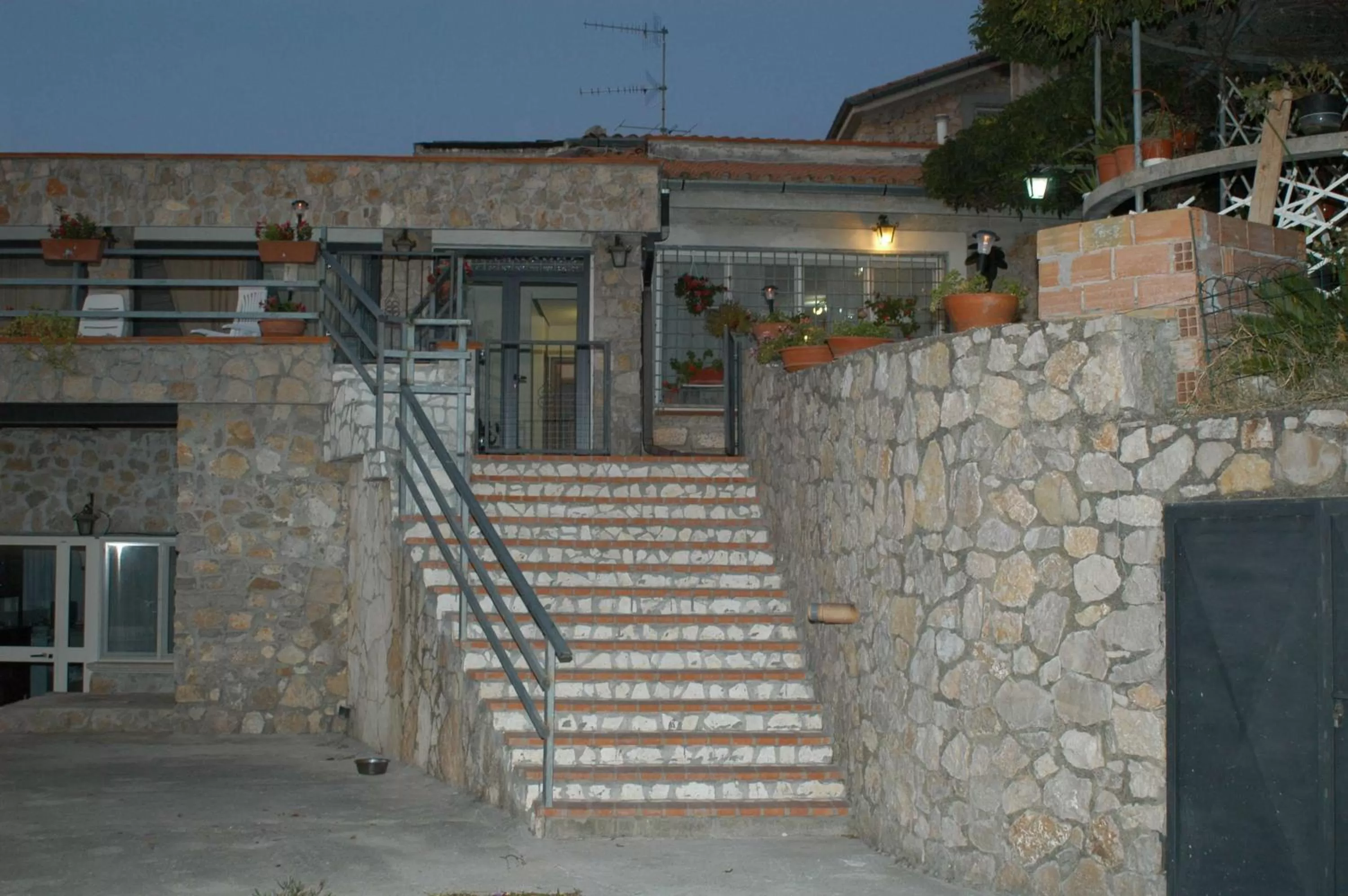 Facade/entrance in B&B La Vecchia Scuola