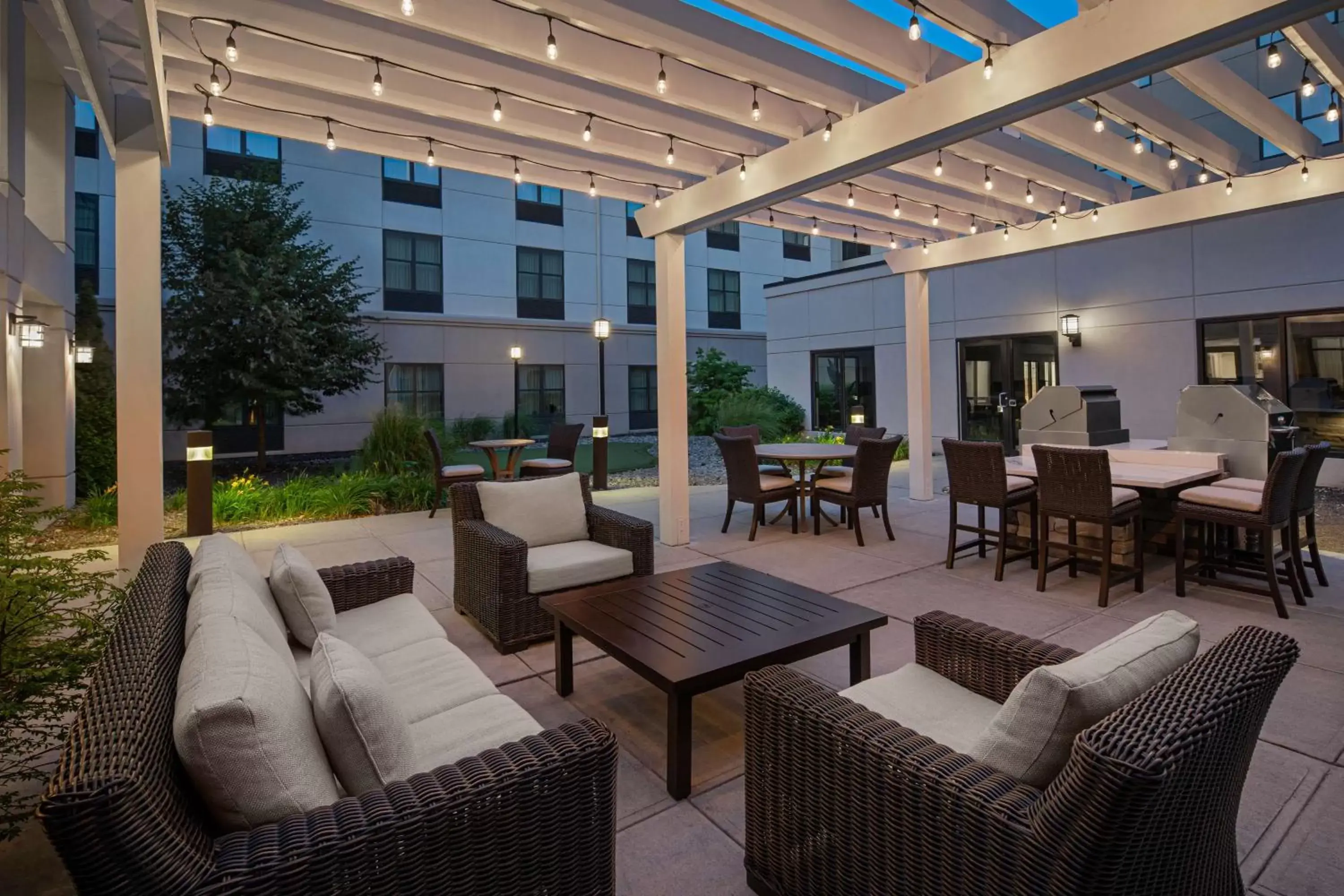 Inner courtyard view in Homewood Suites by Hilton Carle Place - Garden City, NY
