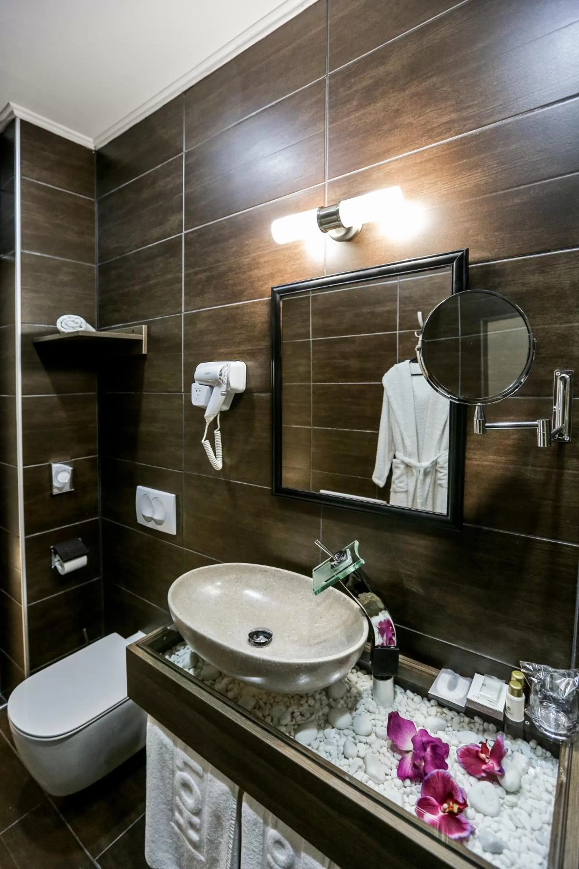 Bathroom in Garni Hotel Zen free parking