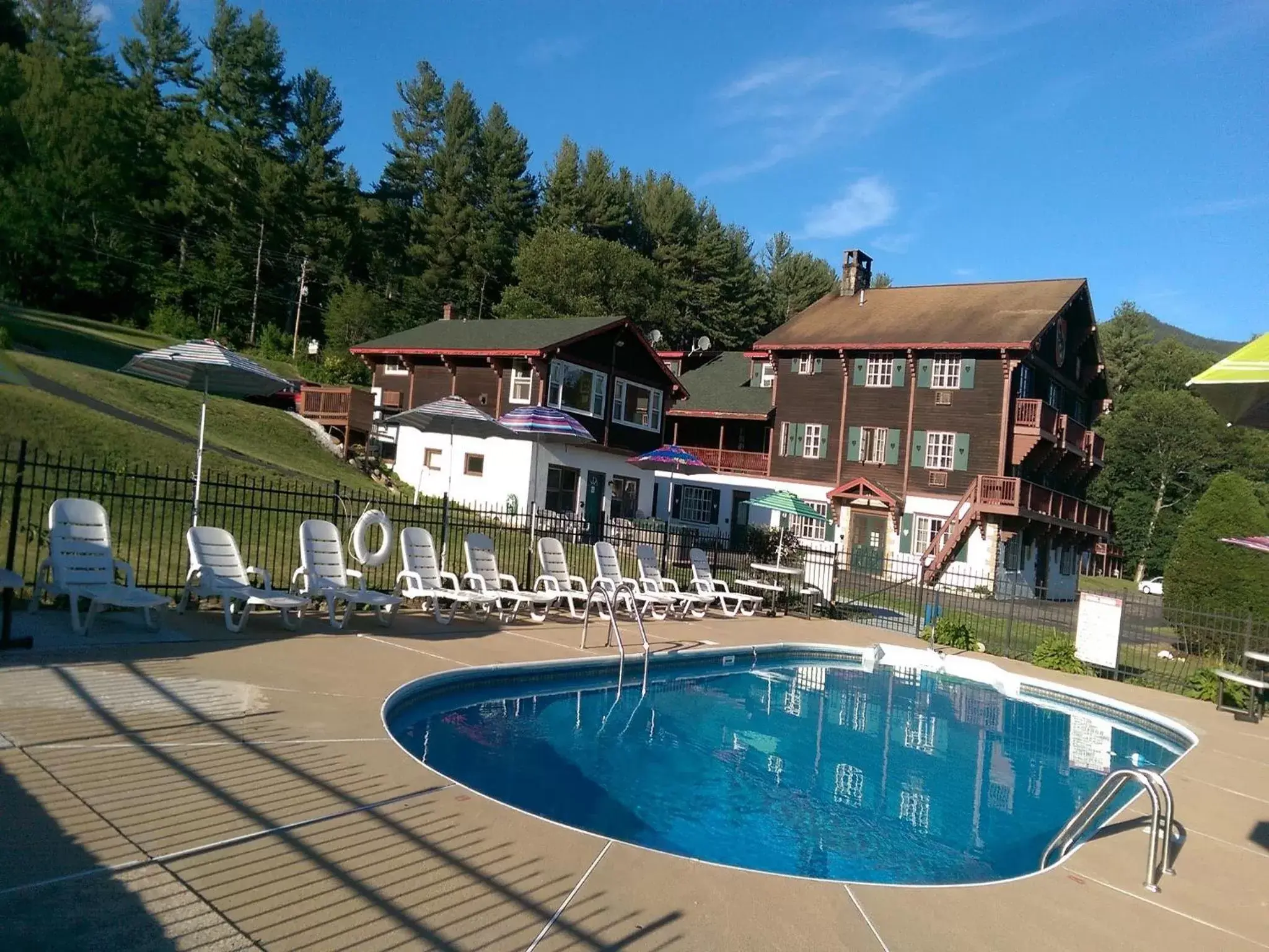 Swimming Pool in Swiss Chalets Village Inn