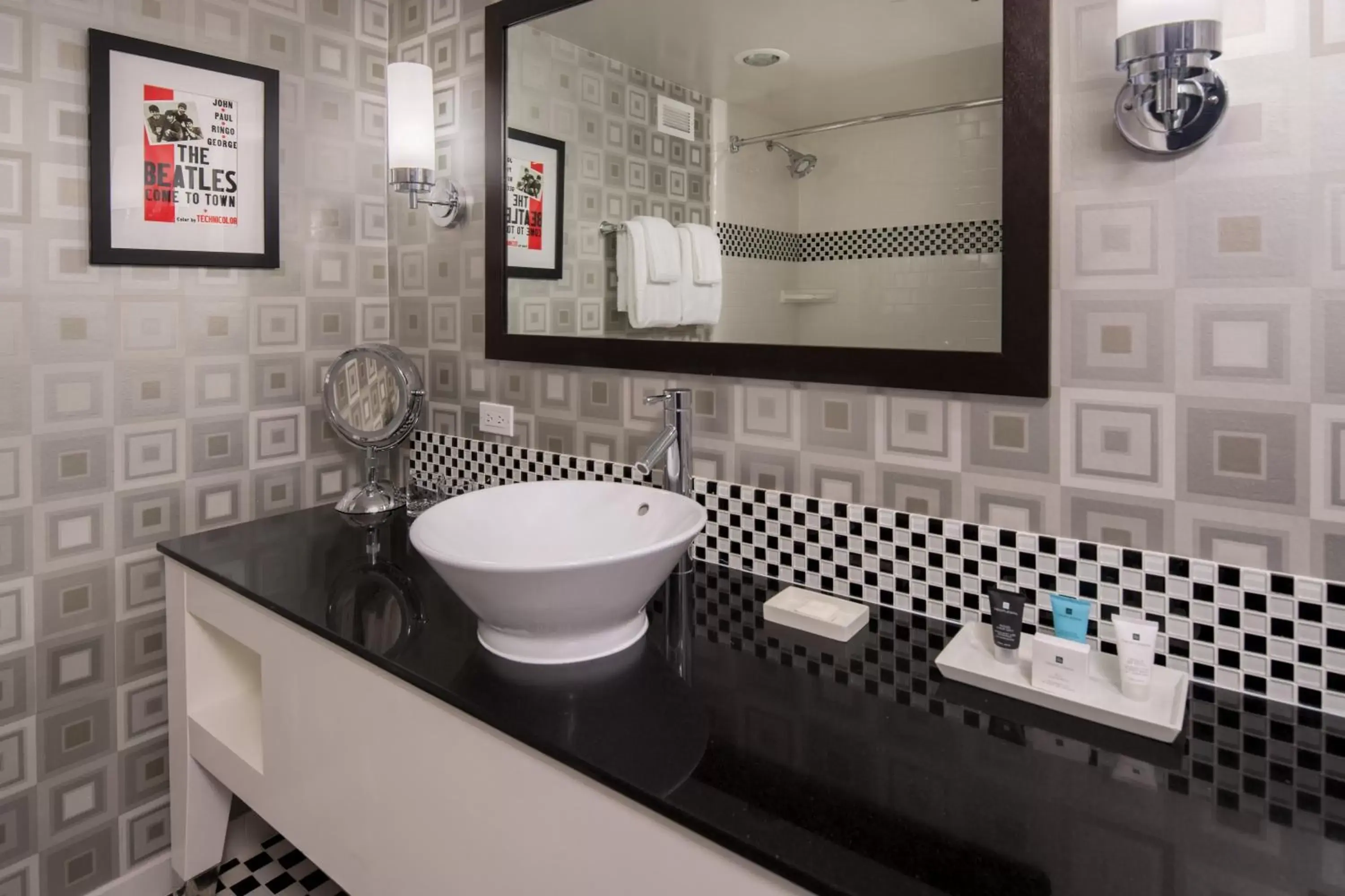 Photo of the whole room, Bathroom in Crowne Plaza Cabana Hotel, an IHG Hotel
