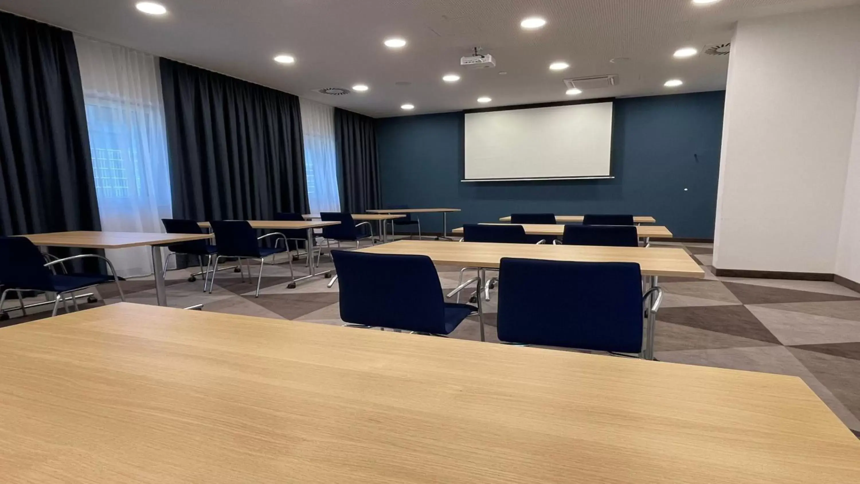 Meeting/conference room in Holiday Inn Express - Sindelfingen, an IHG Hotel