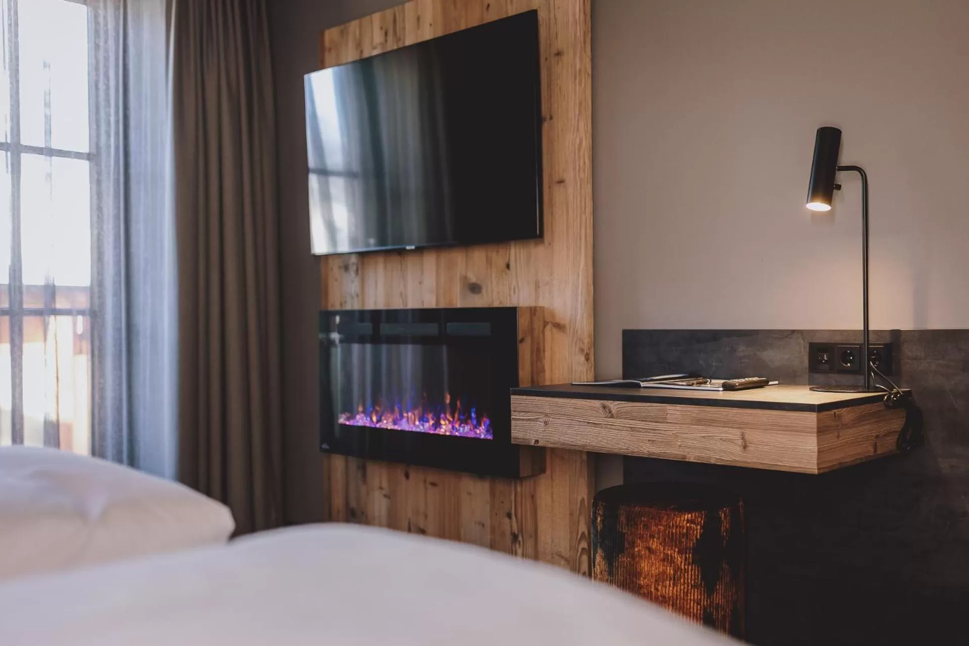 hair dresser, Bed in POST POST Hotel - Alpine Boutique Hotel & Spa