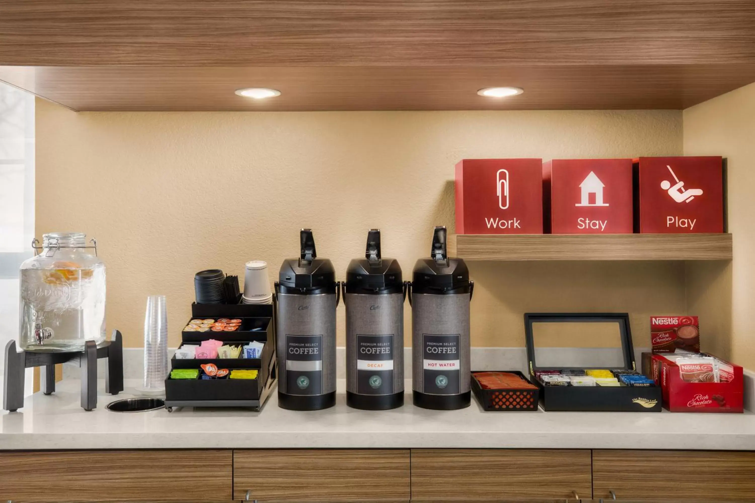 Coffee/tea facilities in TownePlace Suites Denver Southeast