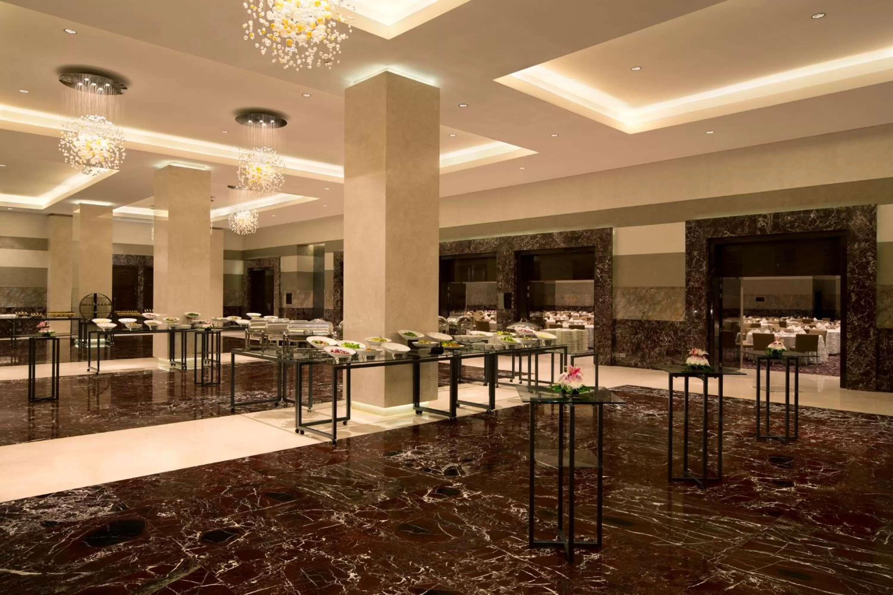 Restaurant/places to eat in Millennium Al Rawdah Hotel