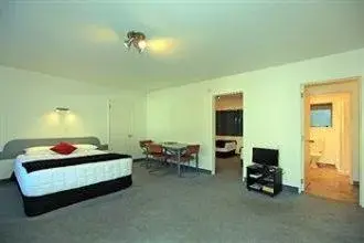 One-Bedroom Apartment in Kapiti Lindale Motel and Conference Centre