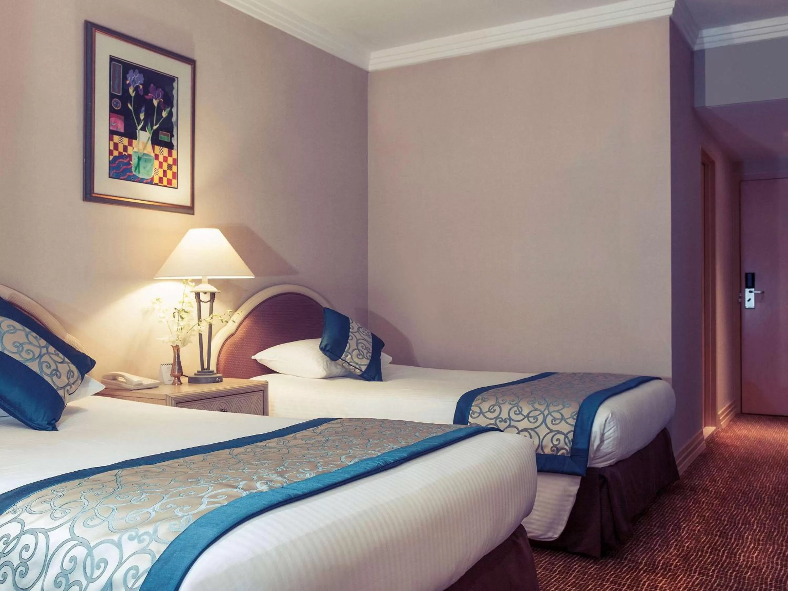 Photo of the whole room, Bed in Novel Hotel City Center