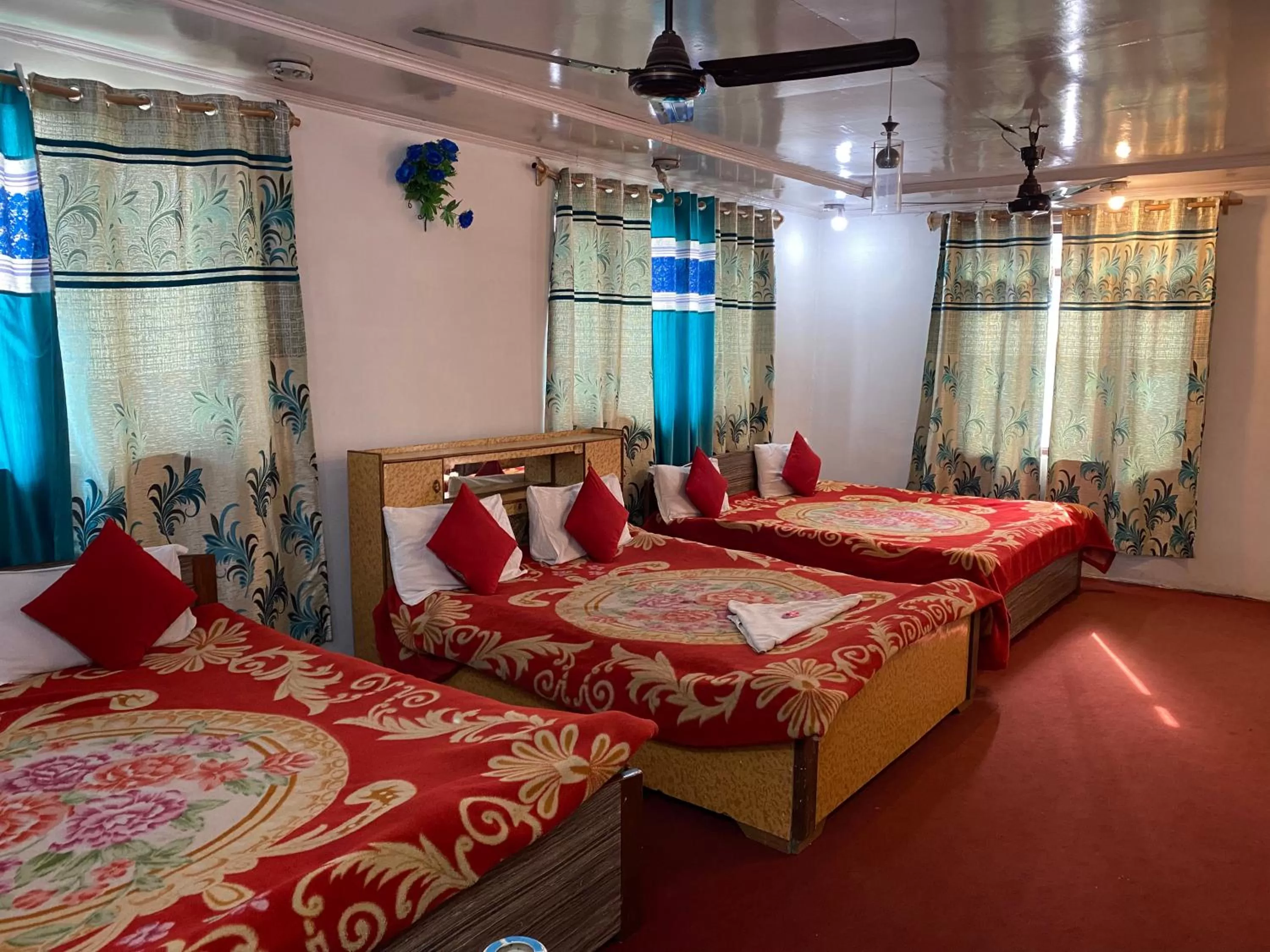 Bed in Hotel Young Mamta