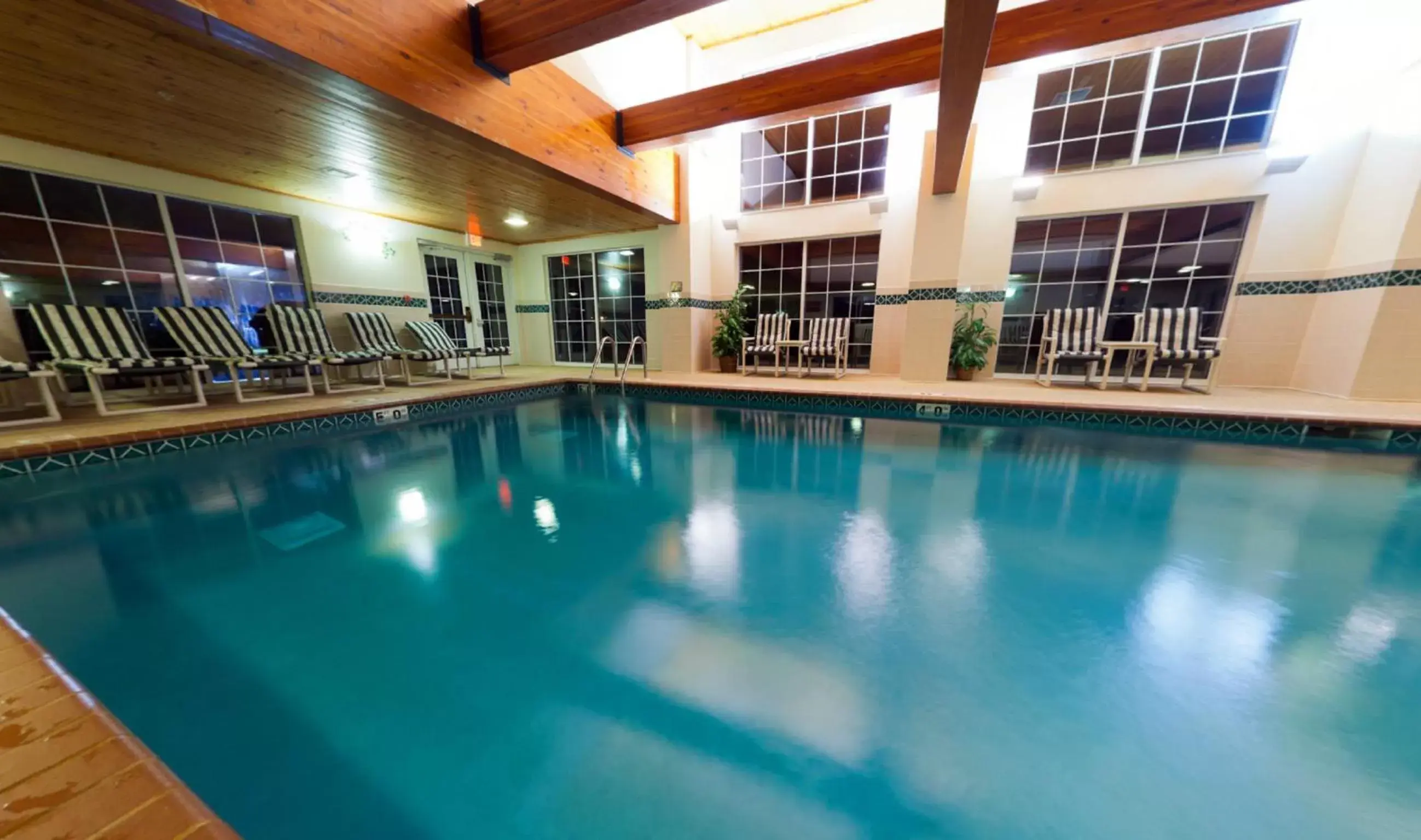 Swimming Pool in Port Wisconsin Inn and Suites