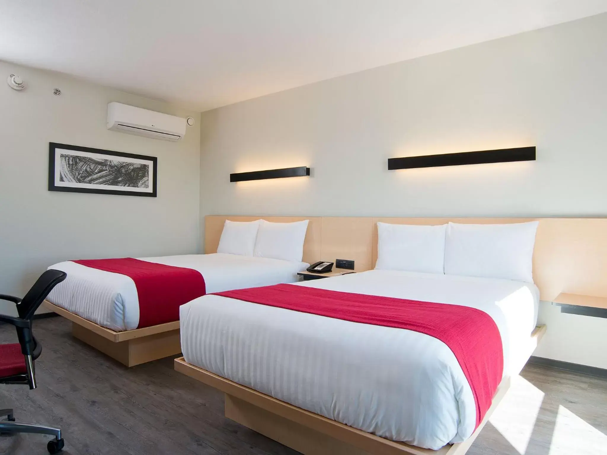 Photo of the whole room, Bed in City Express by Marriott Santiago Aeropuerto