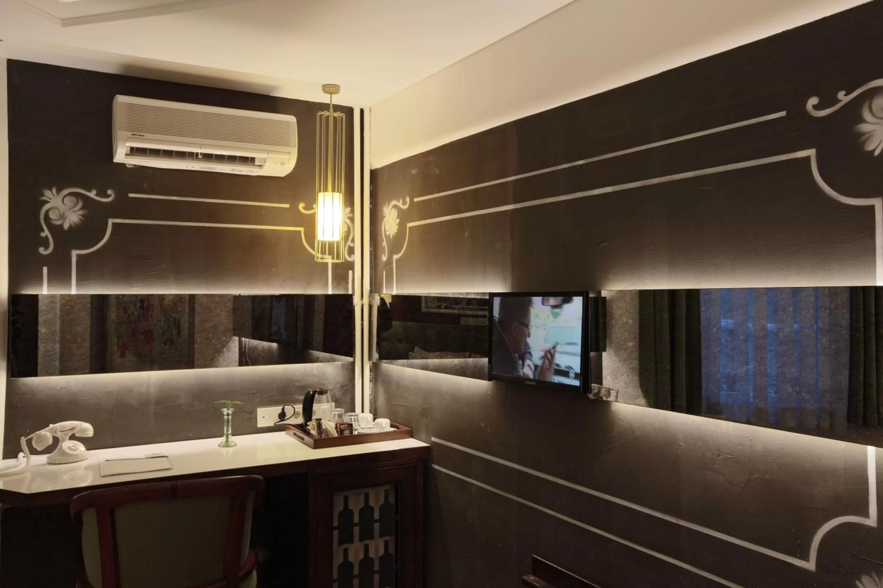 Shower in Hotel Niles Istanbul