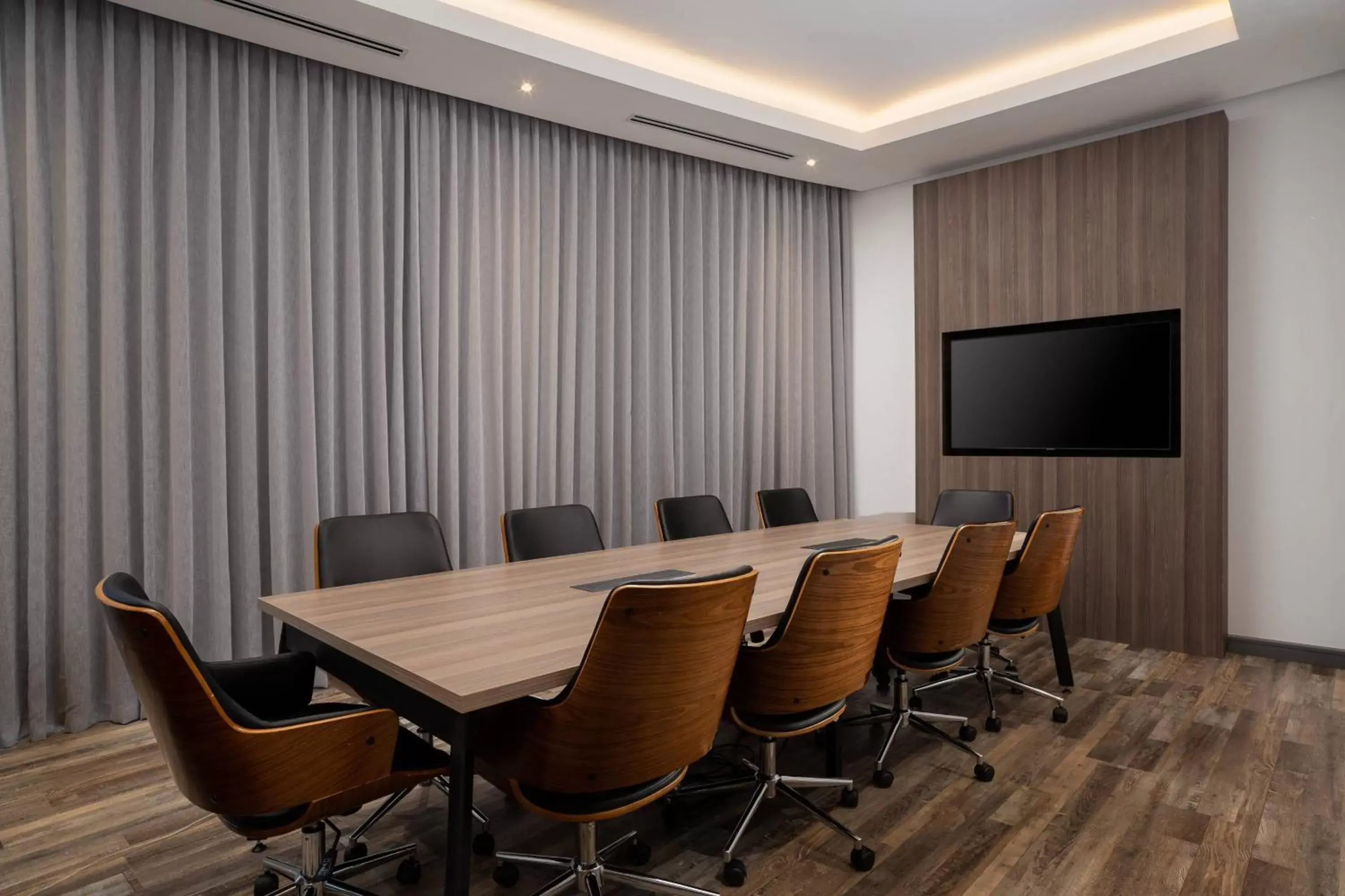 Meeting/conference room in Protea Hotel by Marriott Johannesburg Wanderers