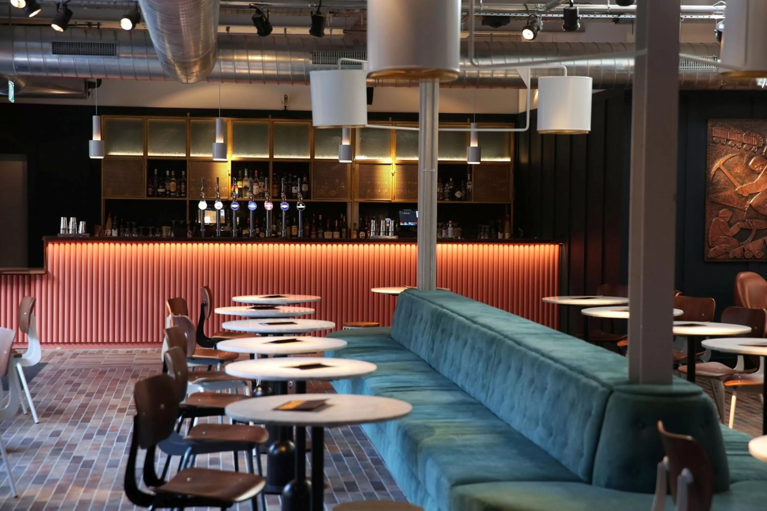 Restaurant/places to eat in Bullitt Hotel