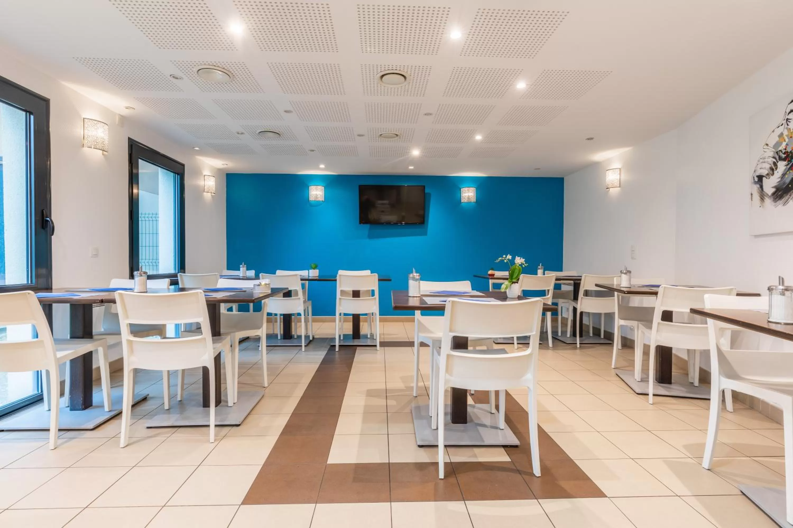 Breakfast in Zenitude Hôtel-Résidences Magny-les-Hameaux