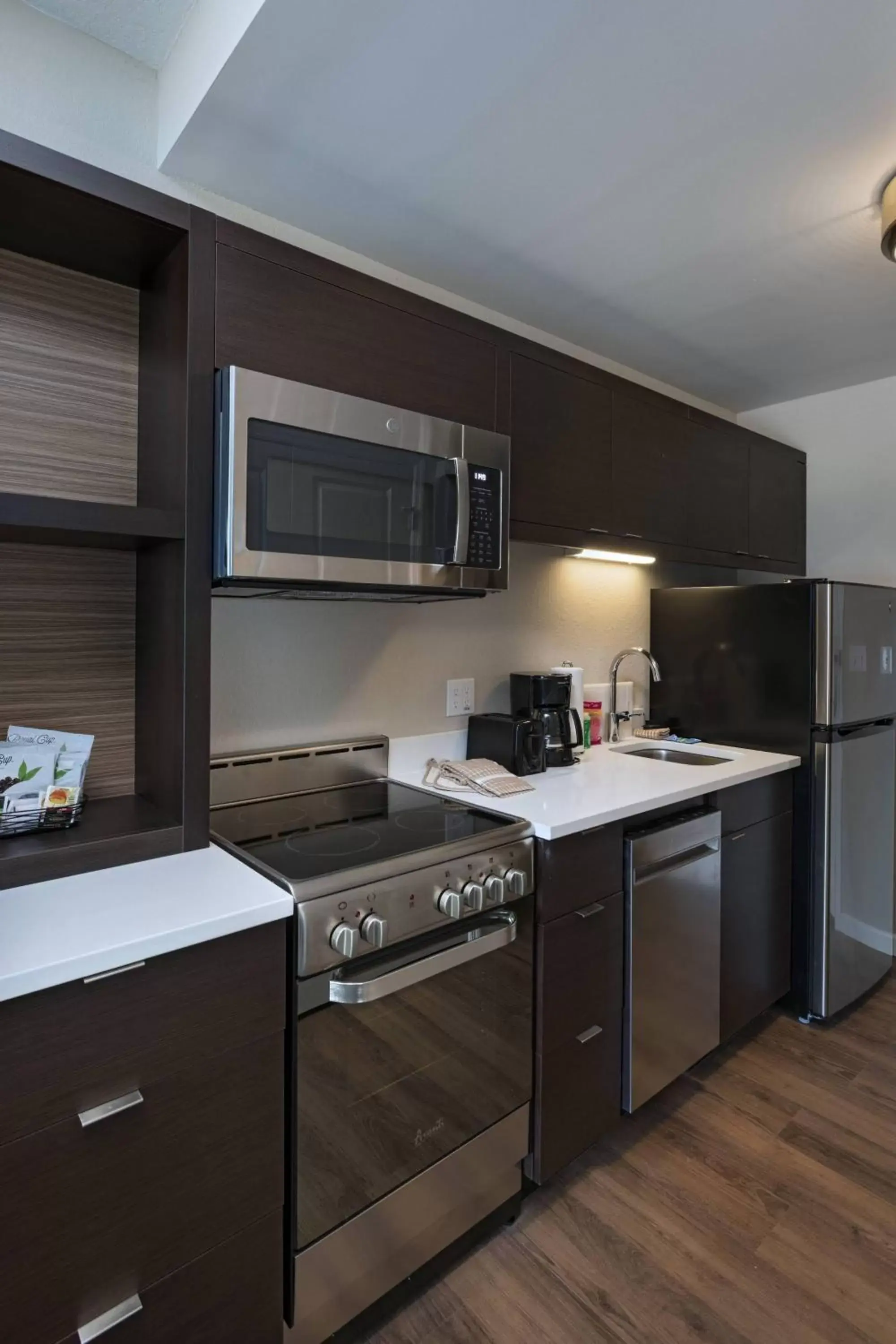 Bedroom, Kitchen/Kitchenette in TownePlace Suites Naples