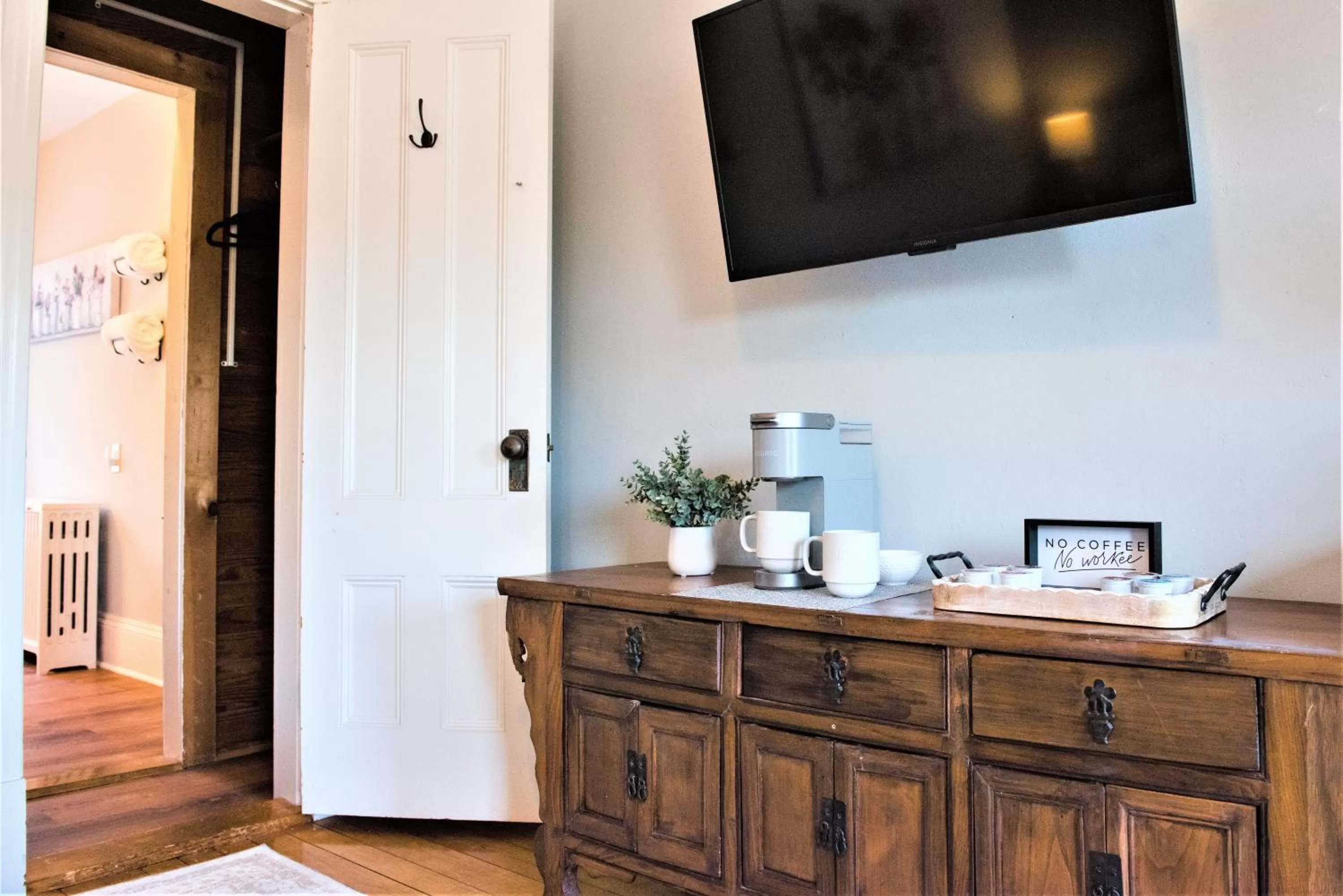 TV and multimedia in Inn on Golden Pond