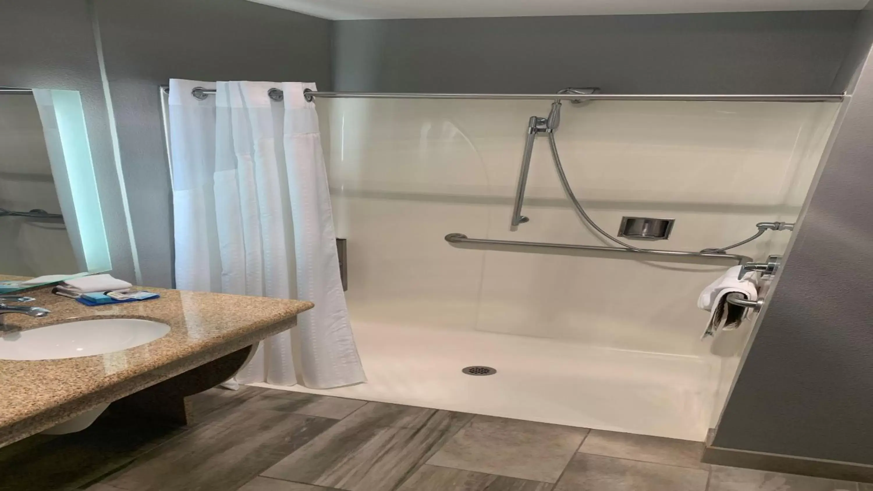 King Room with Roll-In Shower - Disability Access in Holiday Inn Express Hotel & Suites - Paso Robles, an IHG Hotel