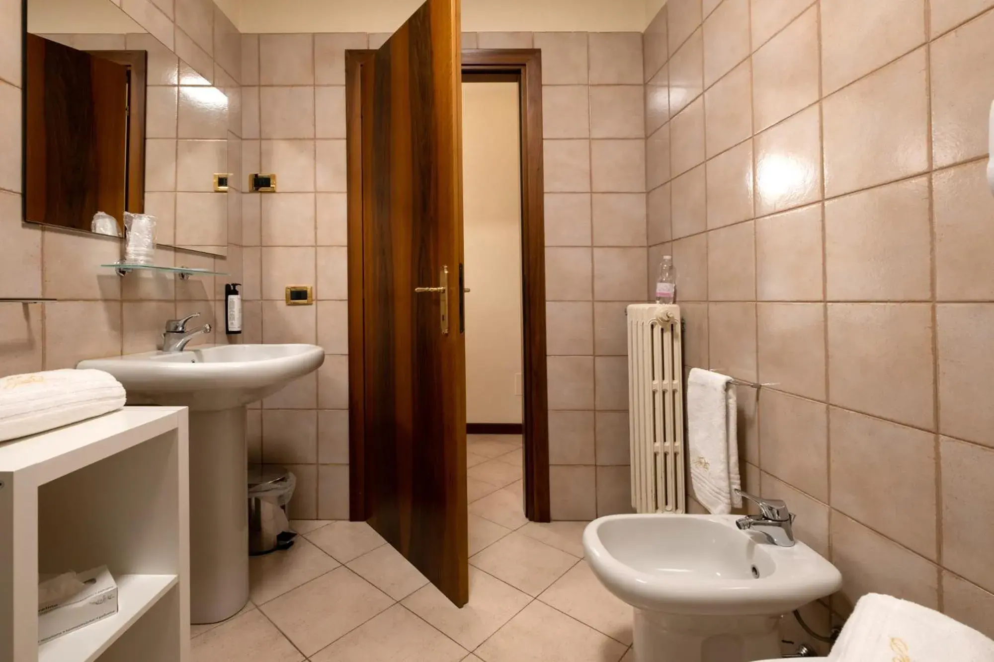 Bathroom in Hotel San Lorenzo