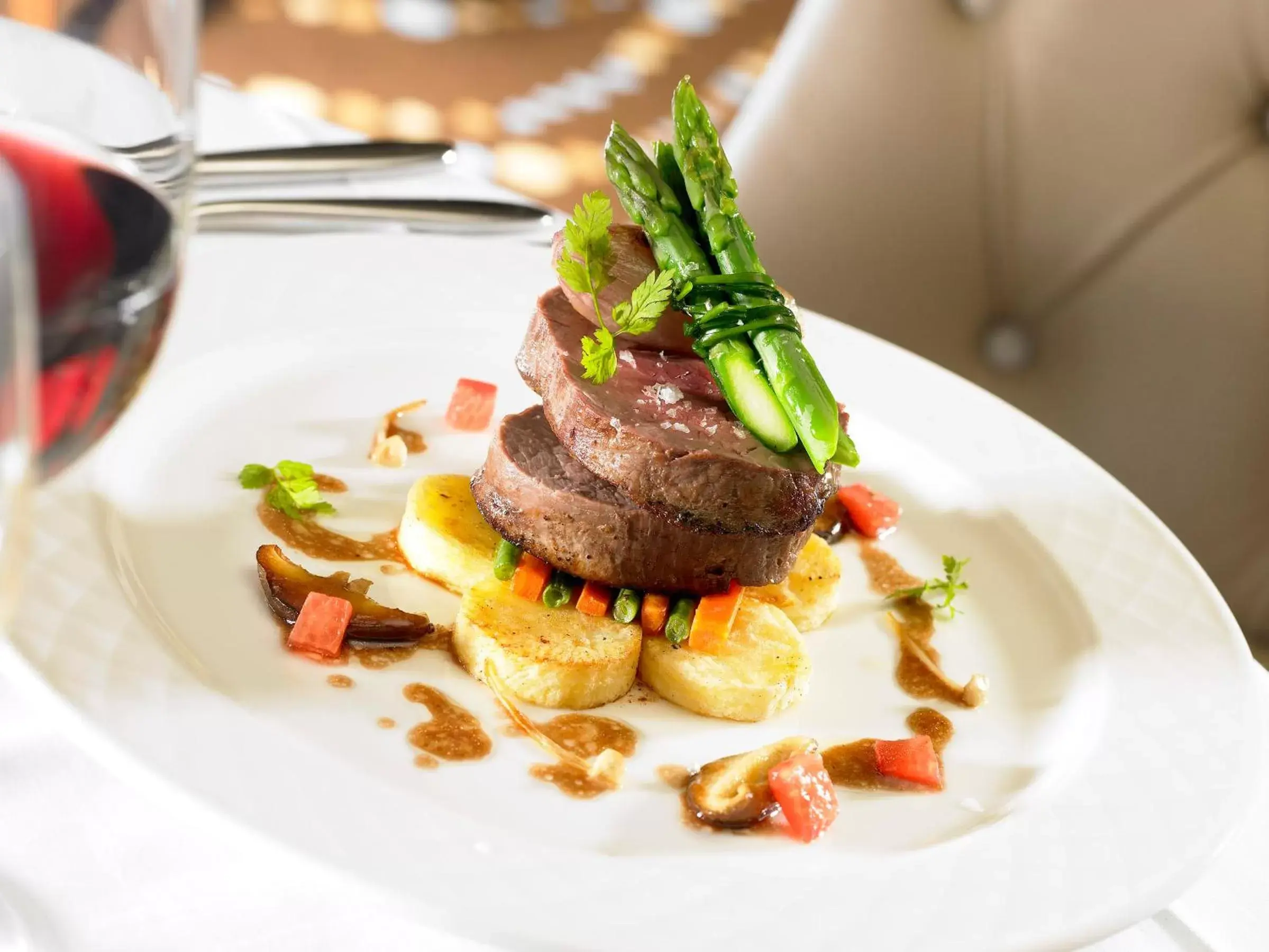 Food and drinks in Castlecourt Hotel, Spa & Leisure Food and drinks in Castlecourt Hotel, Spa & Leisure