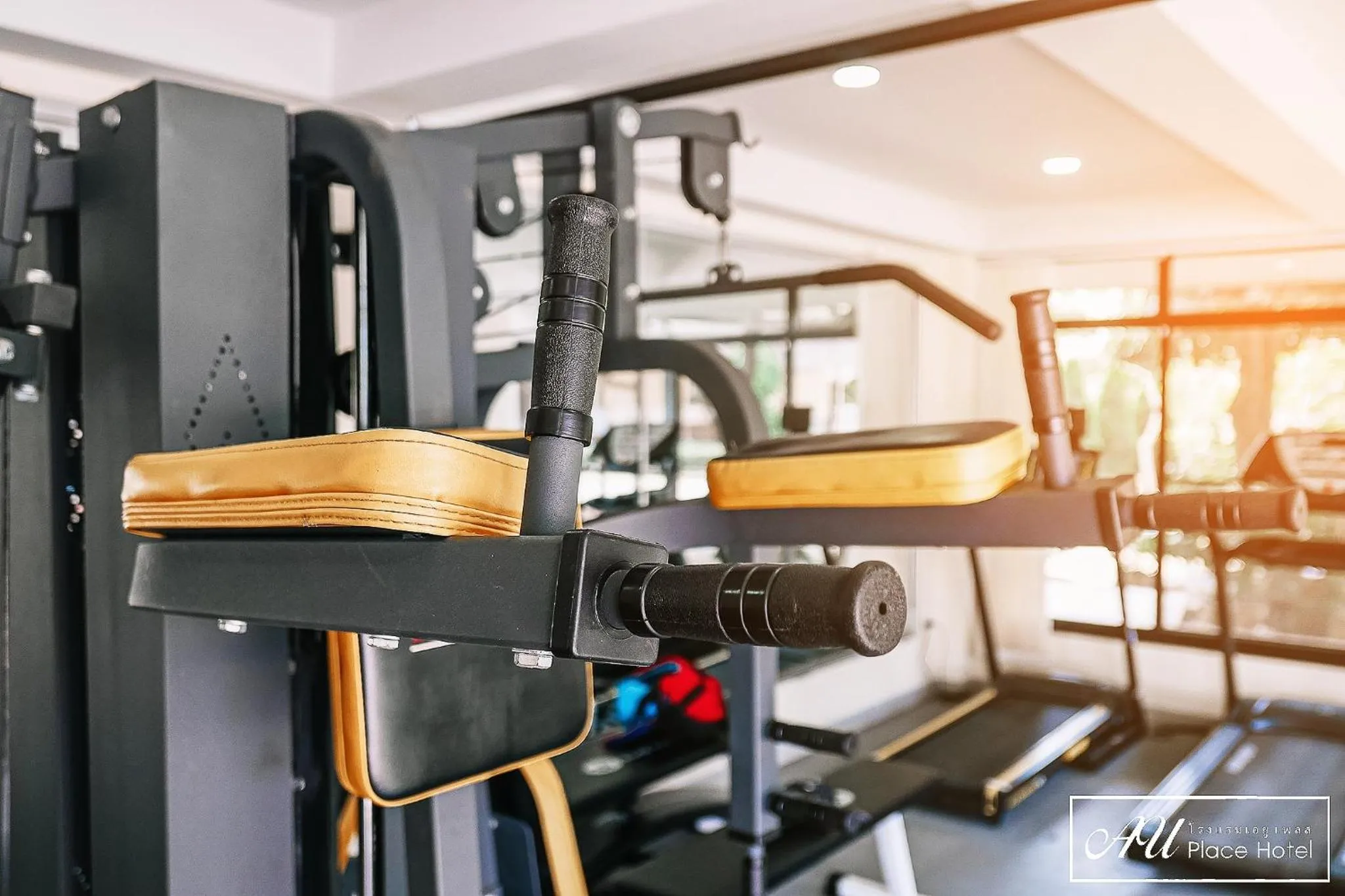 Fitness centre/facilities in AU Place Hotel