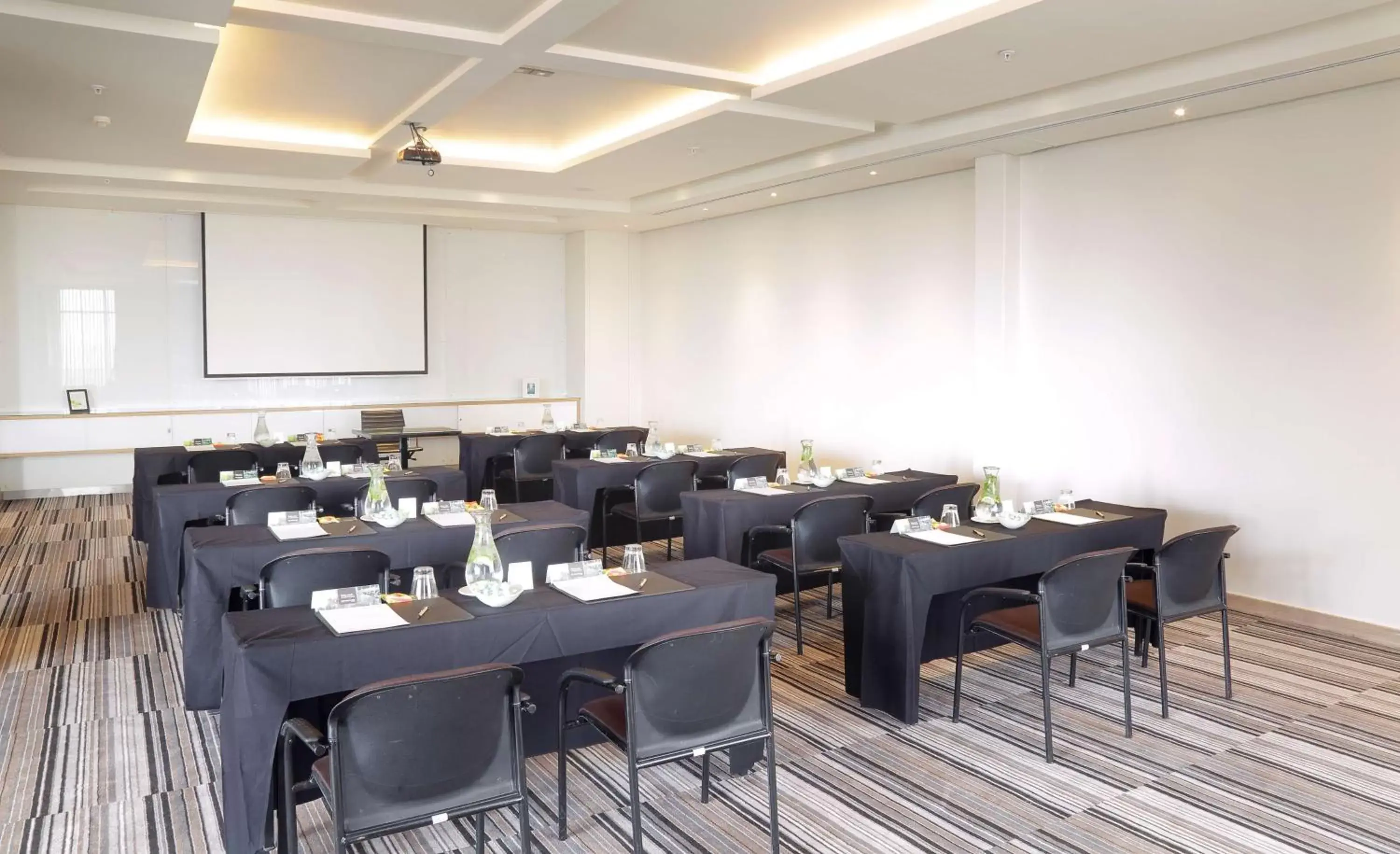 Meeting/conference room in Southern Sun Hyde Park Sandton