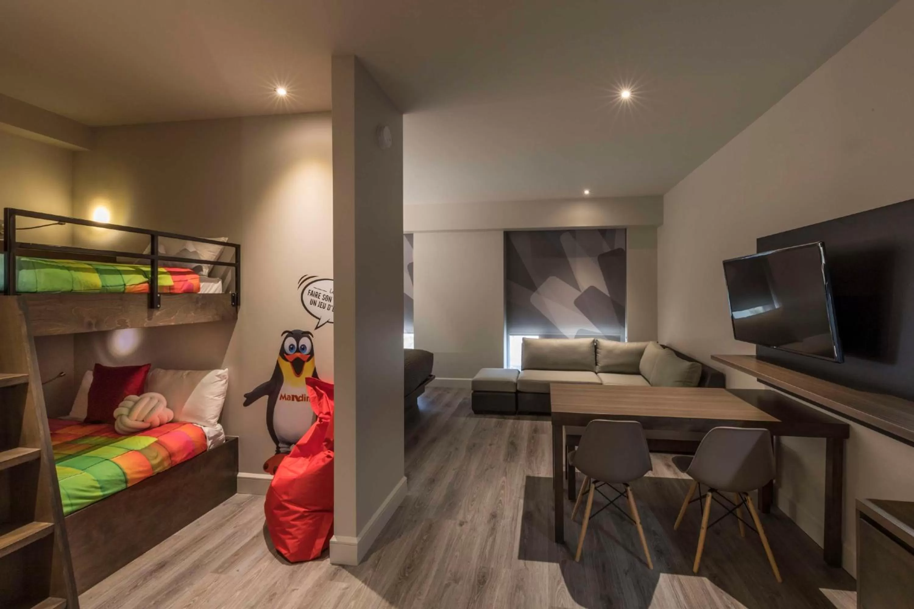 Bed in Hôtel & Suites Normandin Lévis