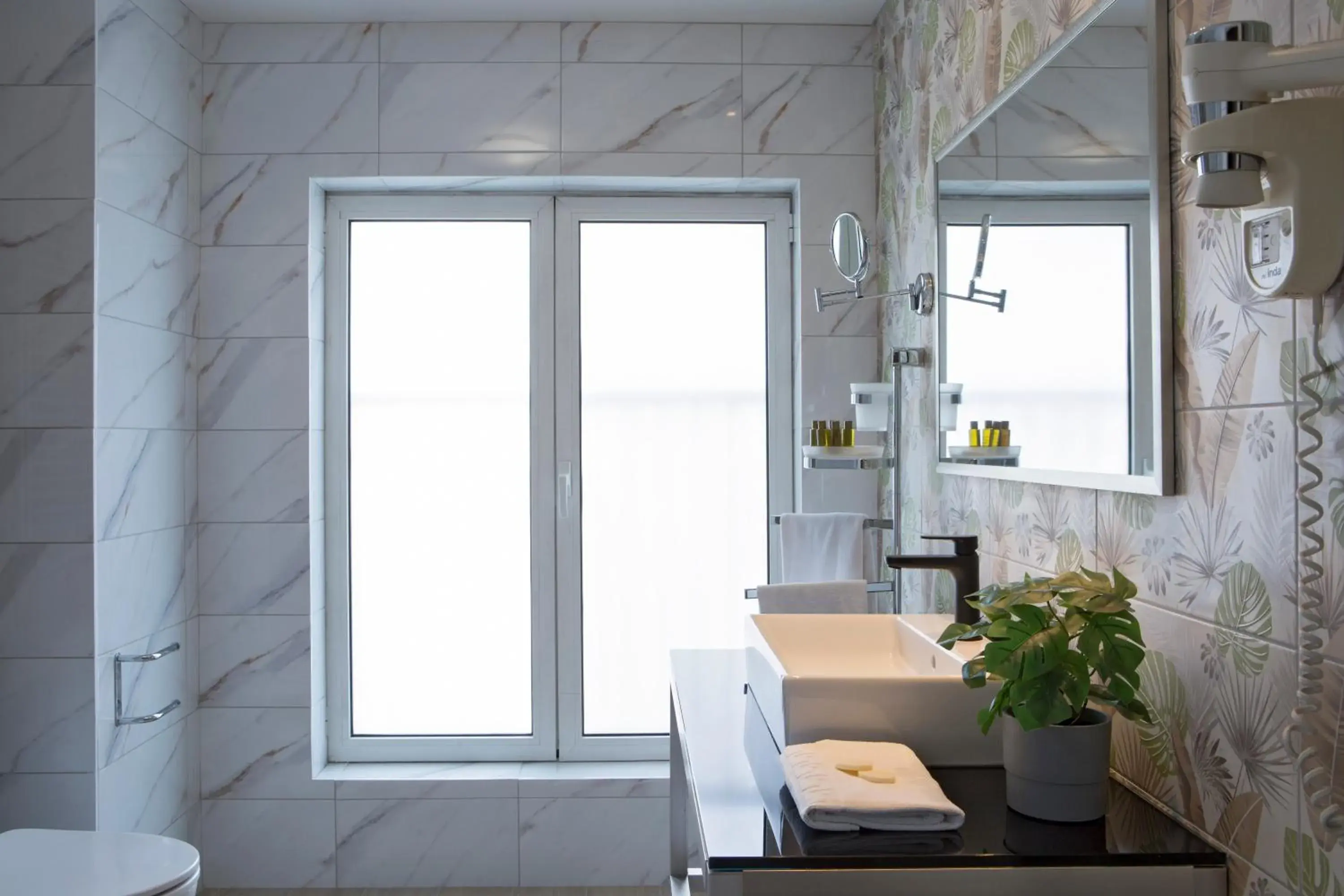 Bathroom in Central Hotel, Trademark Collection by Wyndham