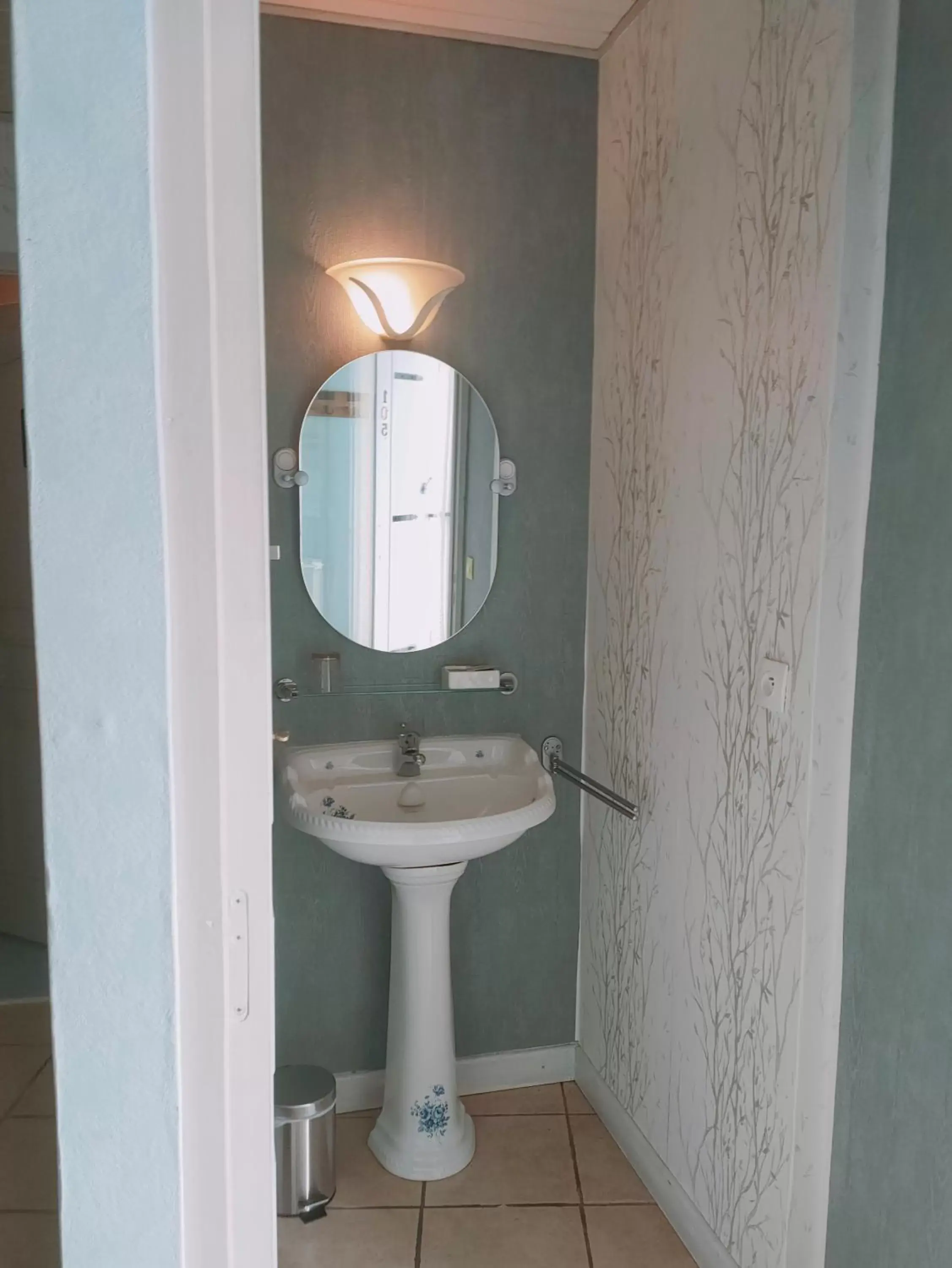 Bathroom in Le Royal Hôtel