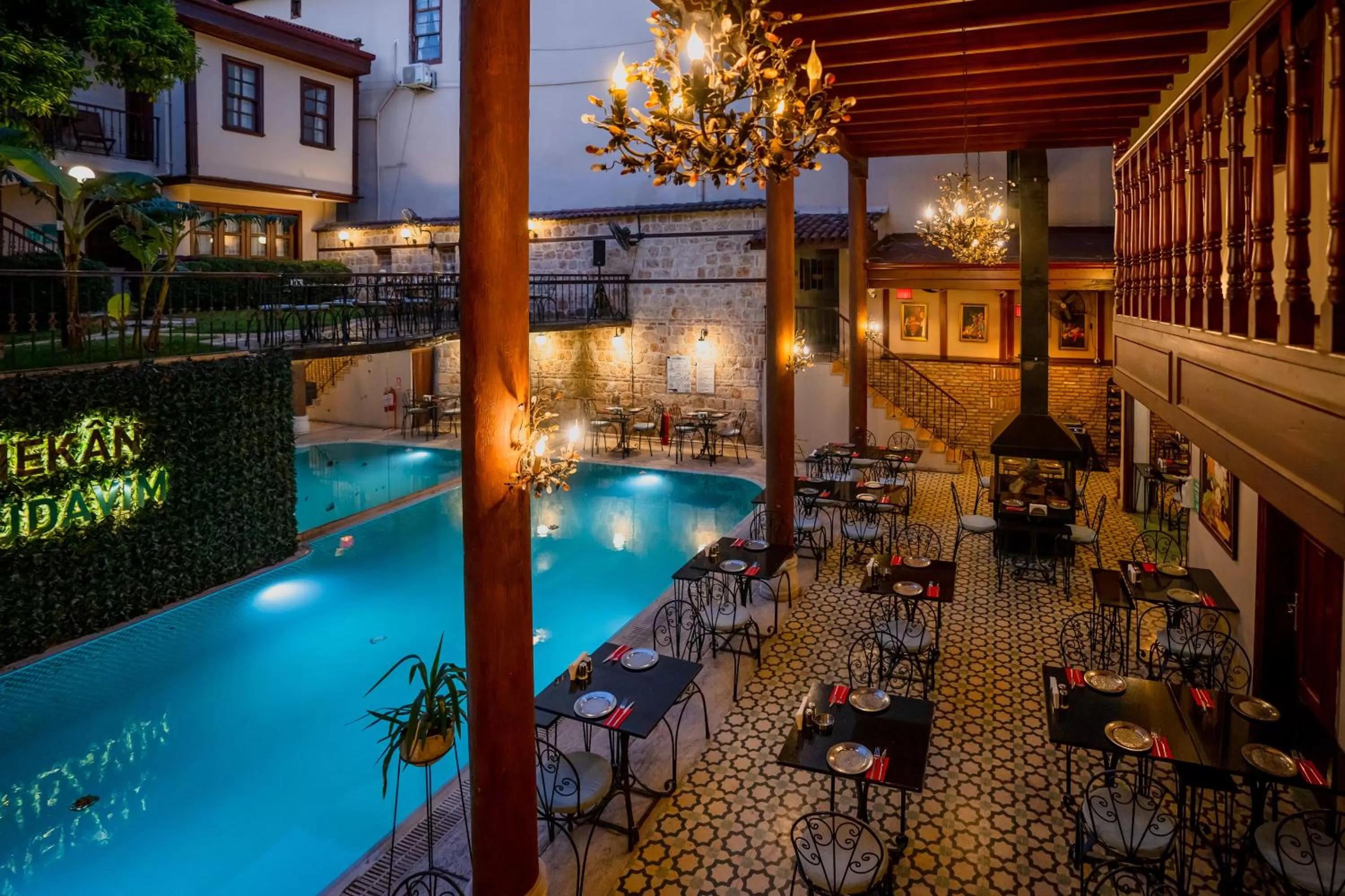 Evening entertainment in Mediterra Art Hotel Antalya