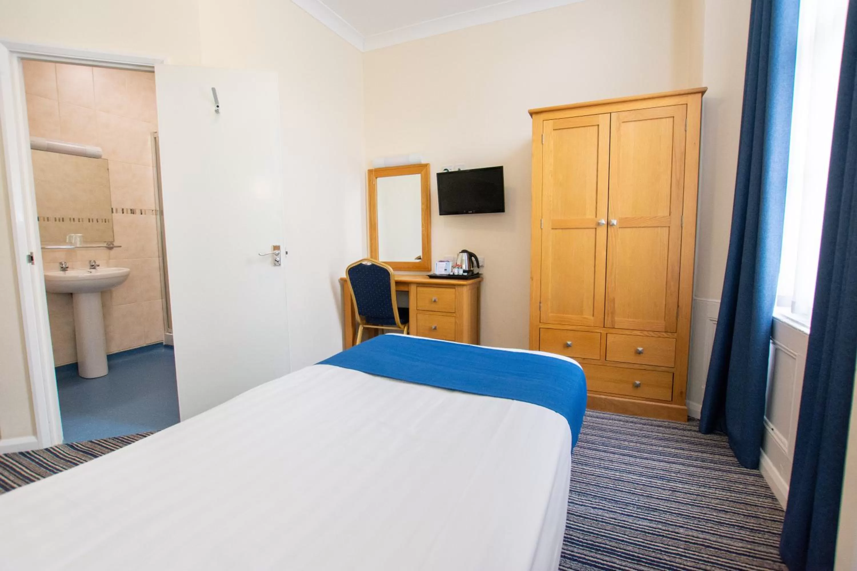 Bedroom, Bed in TLH Carlton Hotel - TLH Leisure, Entertainment and Spa Resort