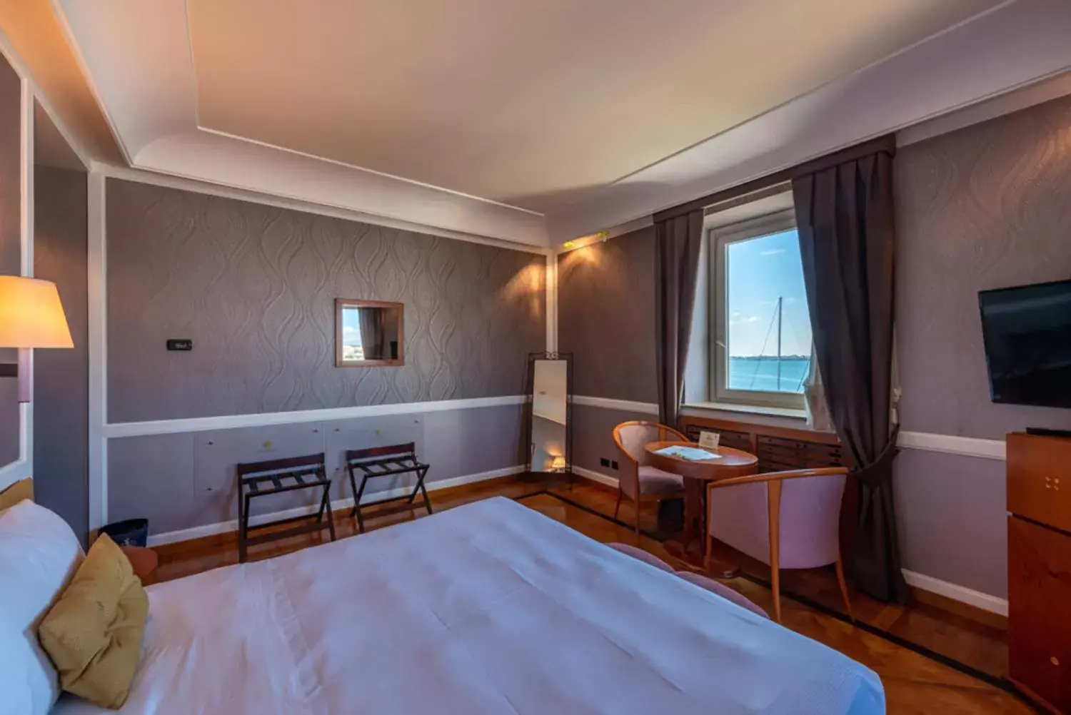 Deluxe Double Room with Sea View in Grand Hotel Ortigia