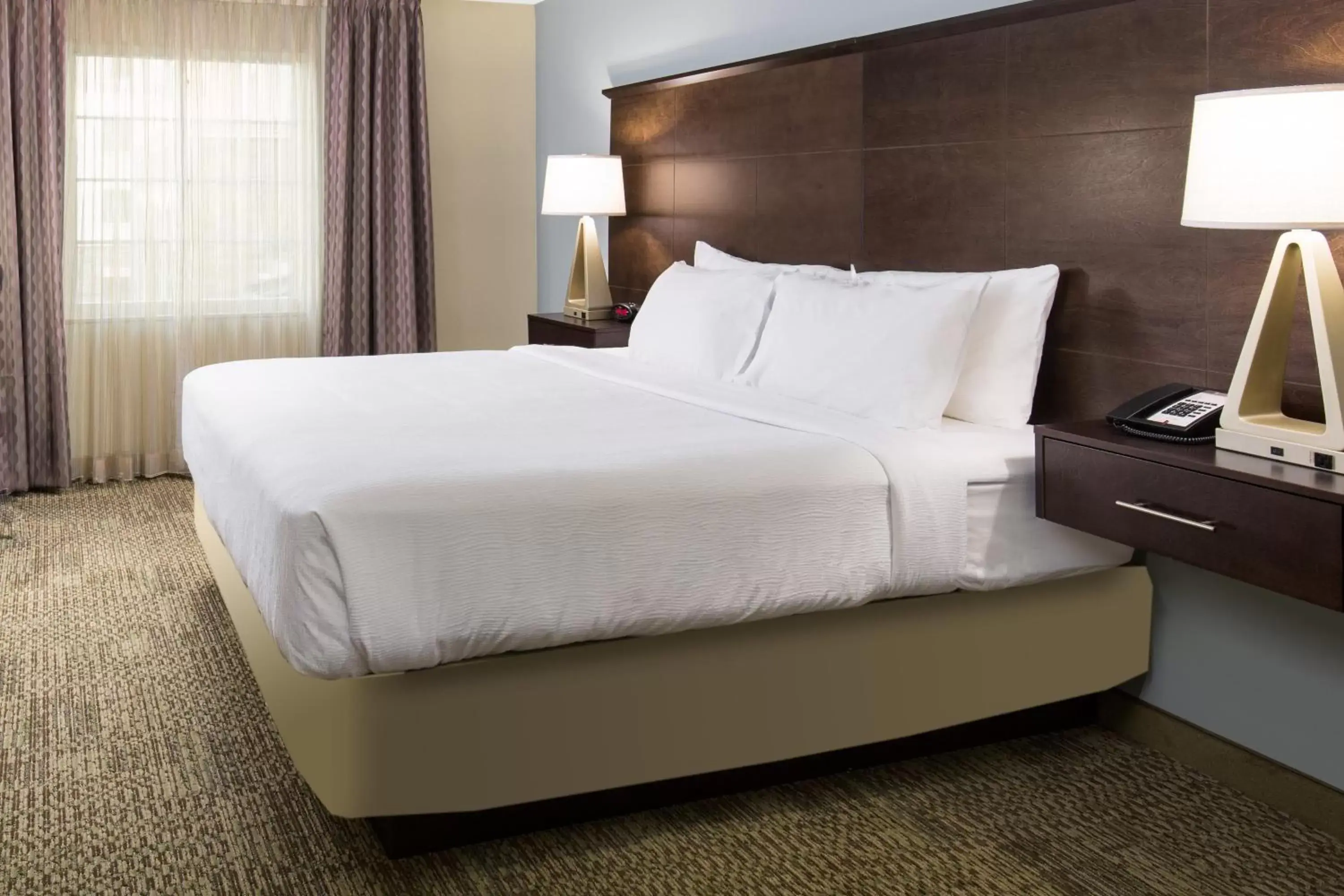 Photo of the whole room, Bed in Staybridge Suites Sacramento-Folsom, an IHG Hotel