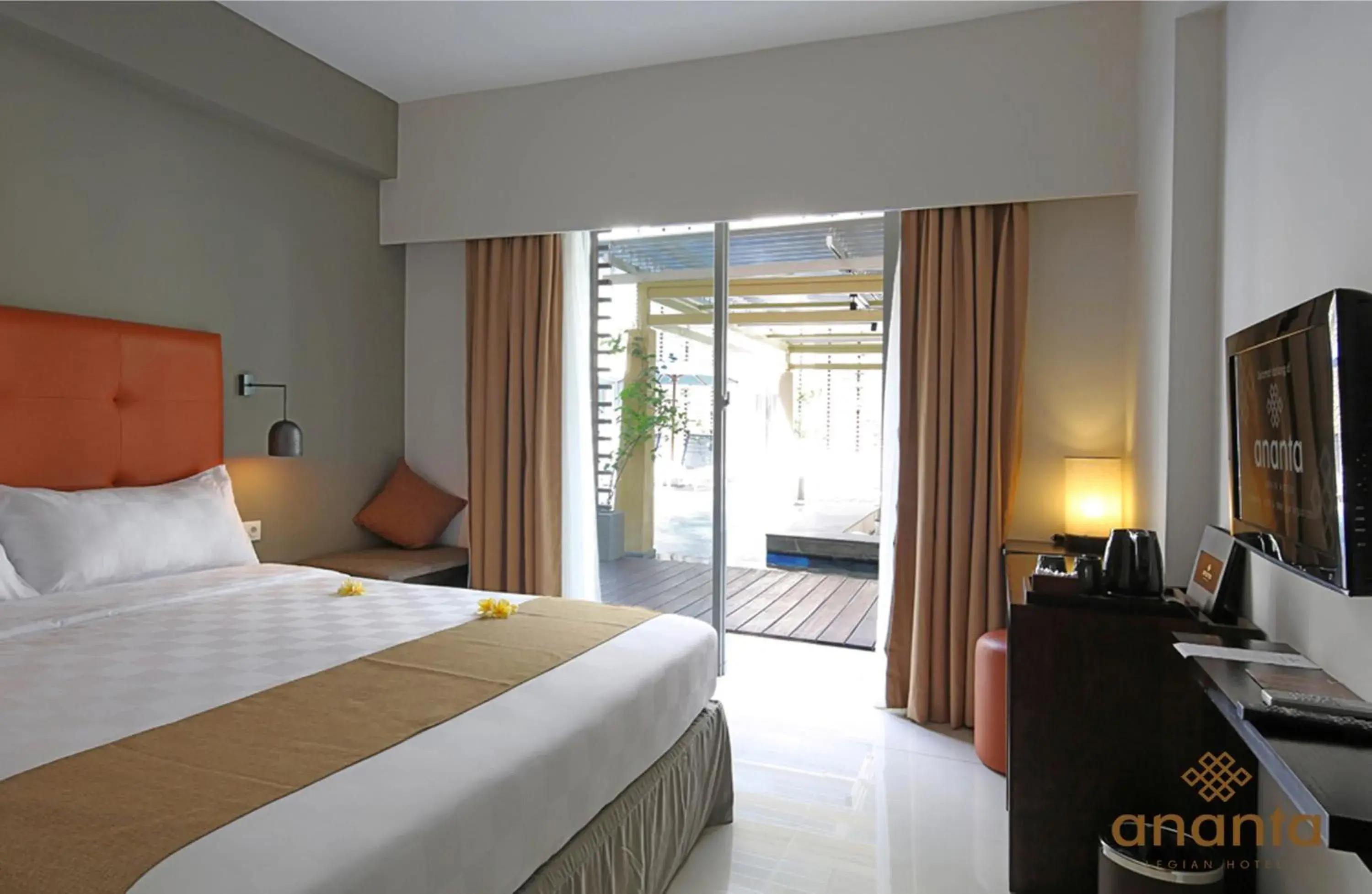 Bed in Ananta Legian Hotel