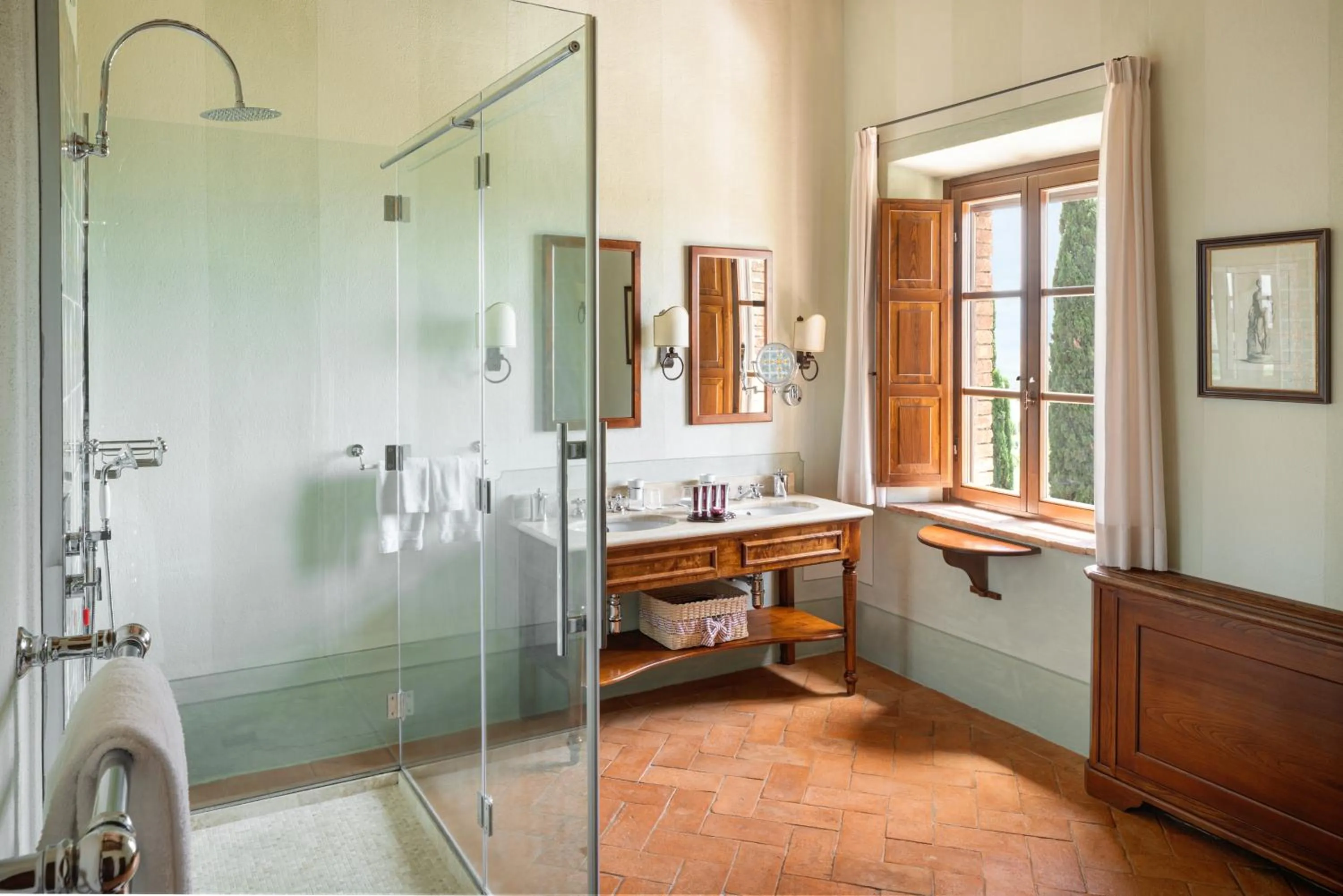 Bathroom in Castello Banfi - Il Borgo - Relais et Chateaux
