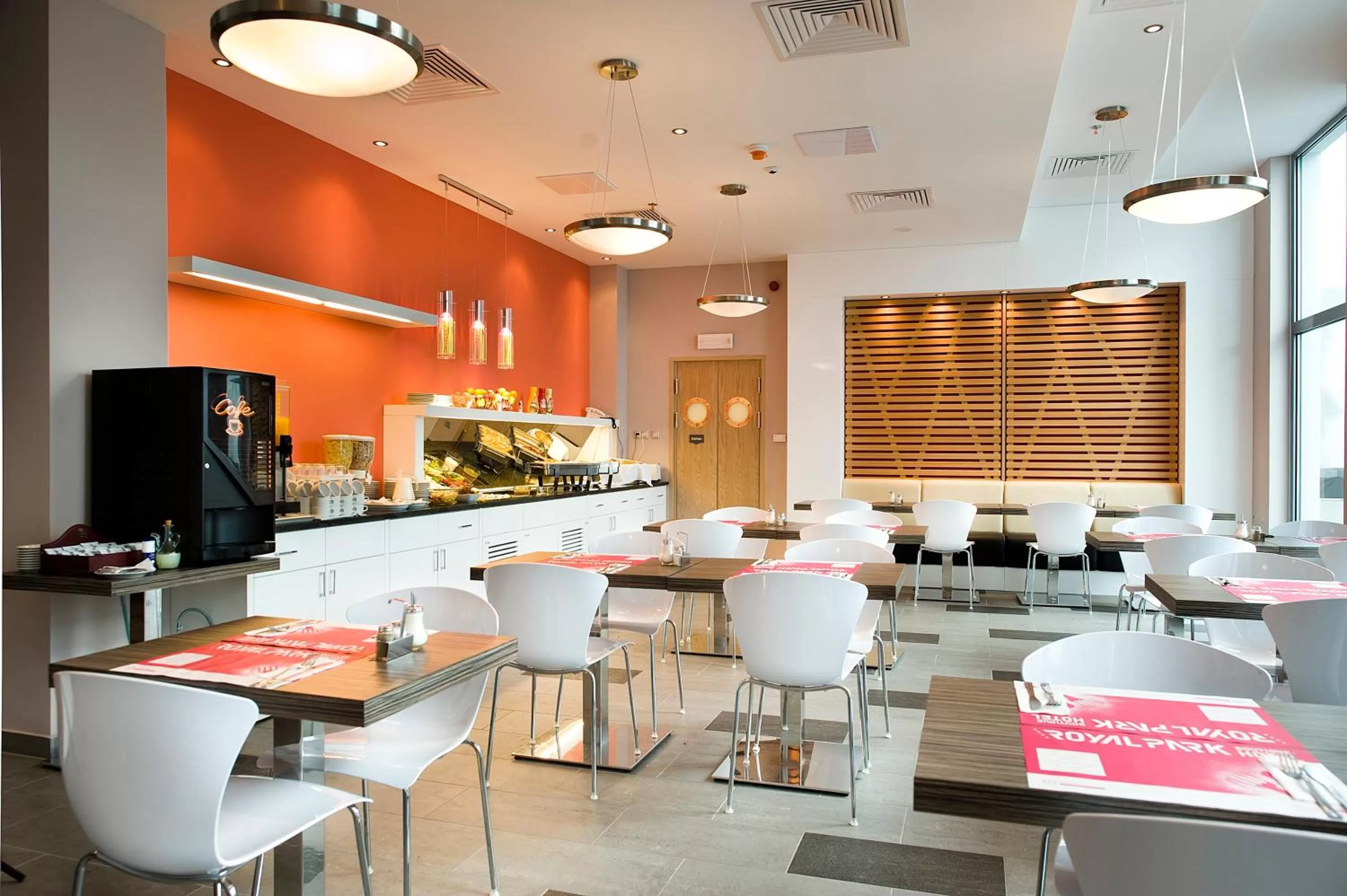 Restaurant/places to eat in Royal Park Boutique Hotel