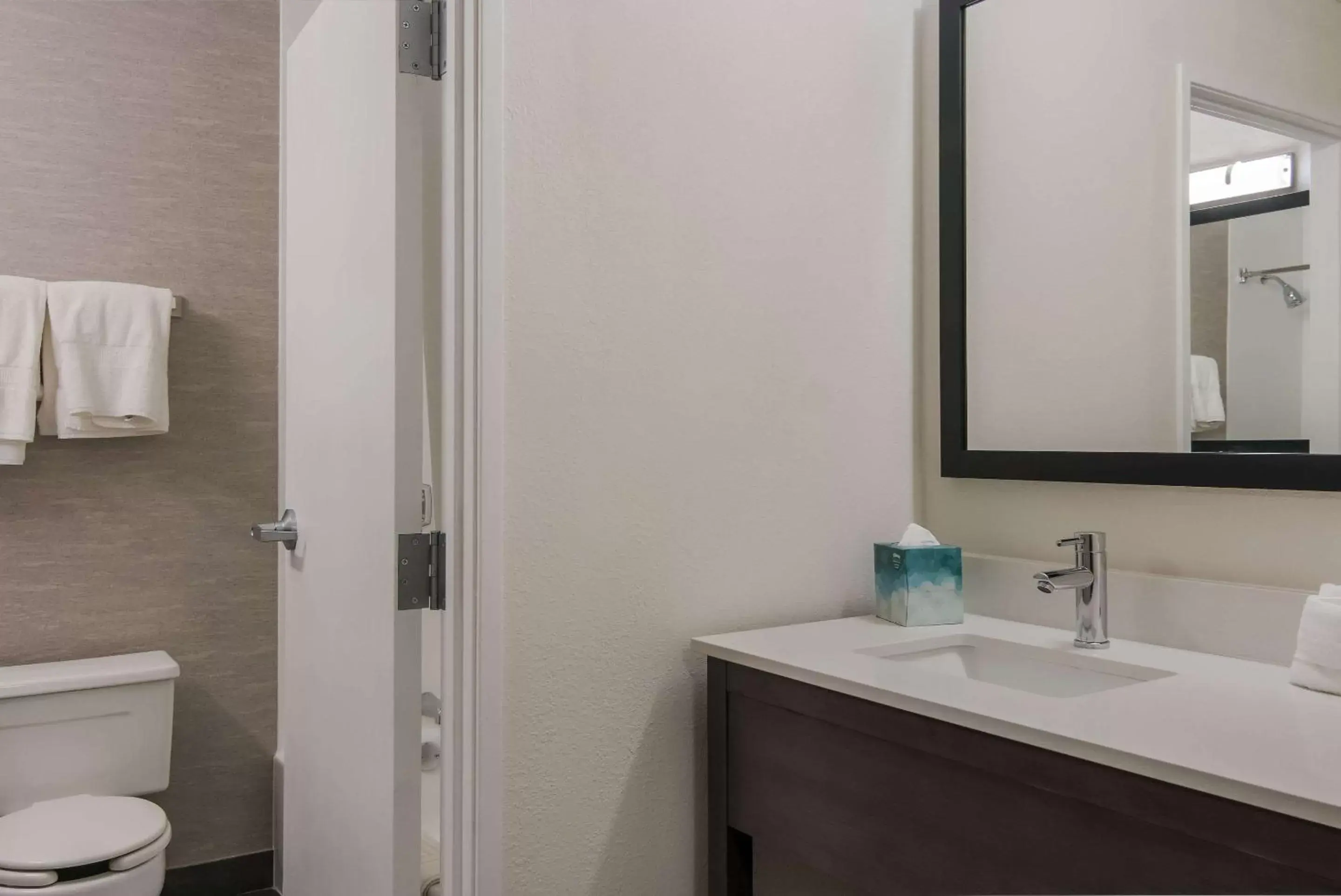 Bathroom in The Inn on Maritime Bay, Ascend Hotel Collection