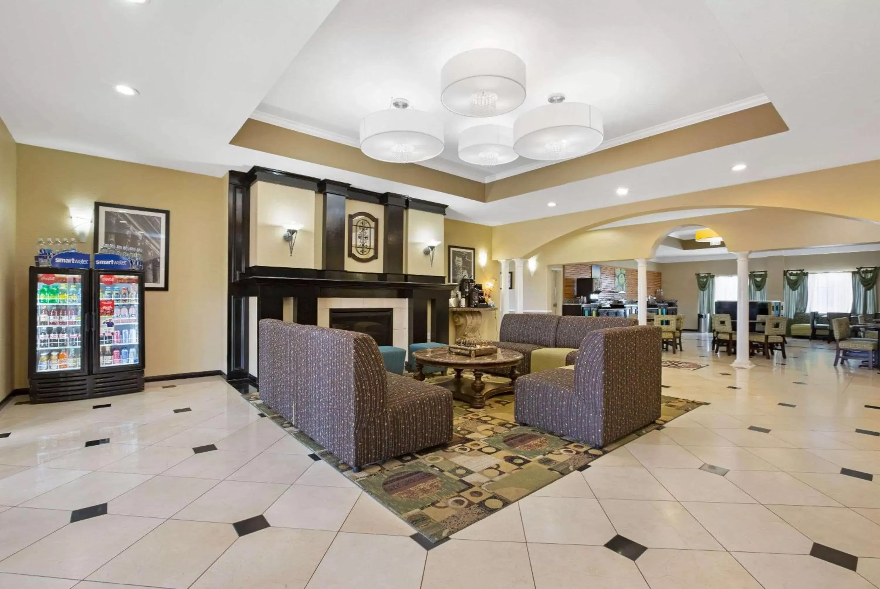 Lobby or reception in La Quinta by Wyndham Pearland Lobby or reception in La Quinta by Wyndham Pearland