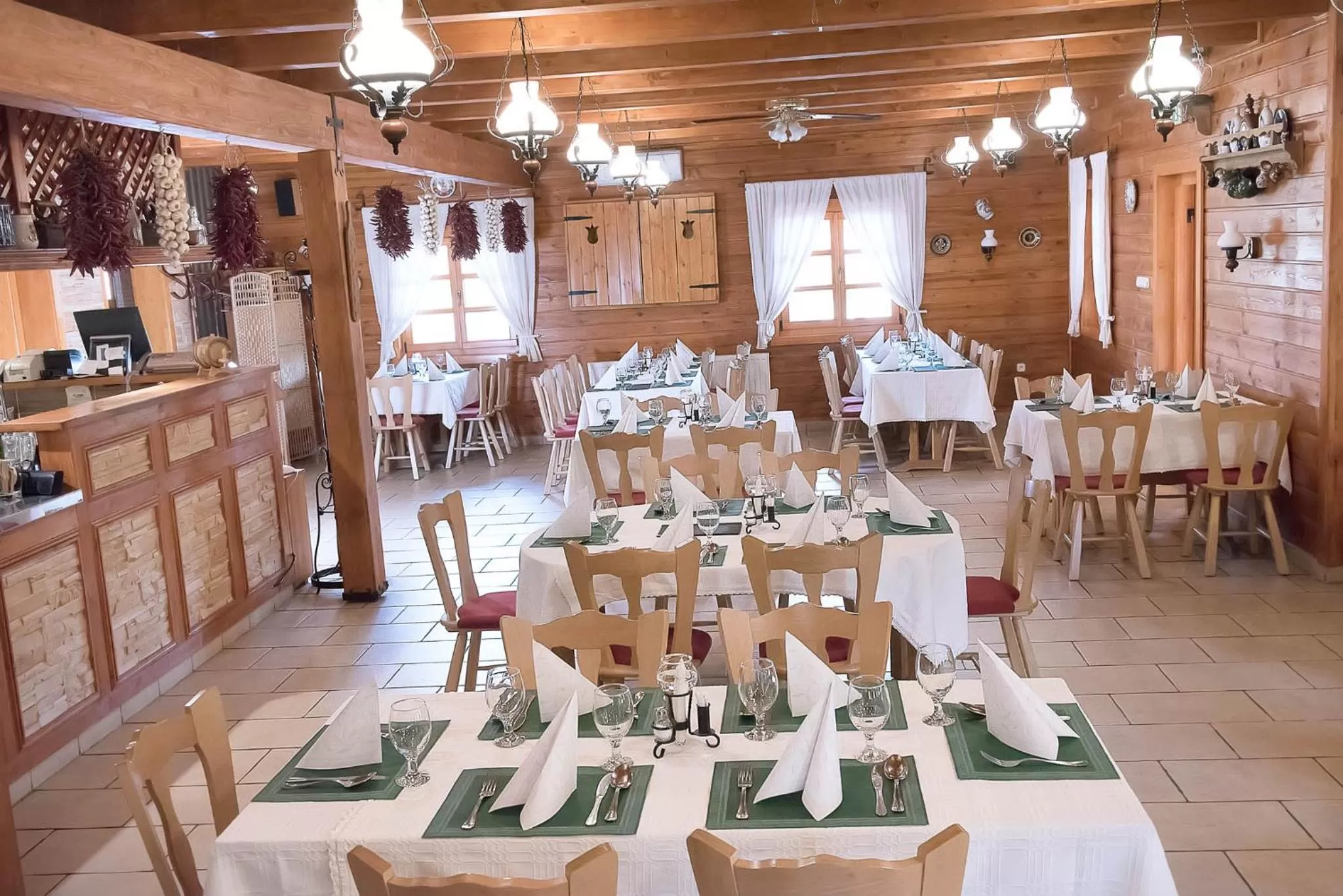 Restaurant/places to eat in MeDoRa Park - Hotel MeDoRa***