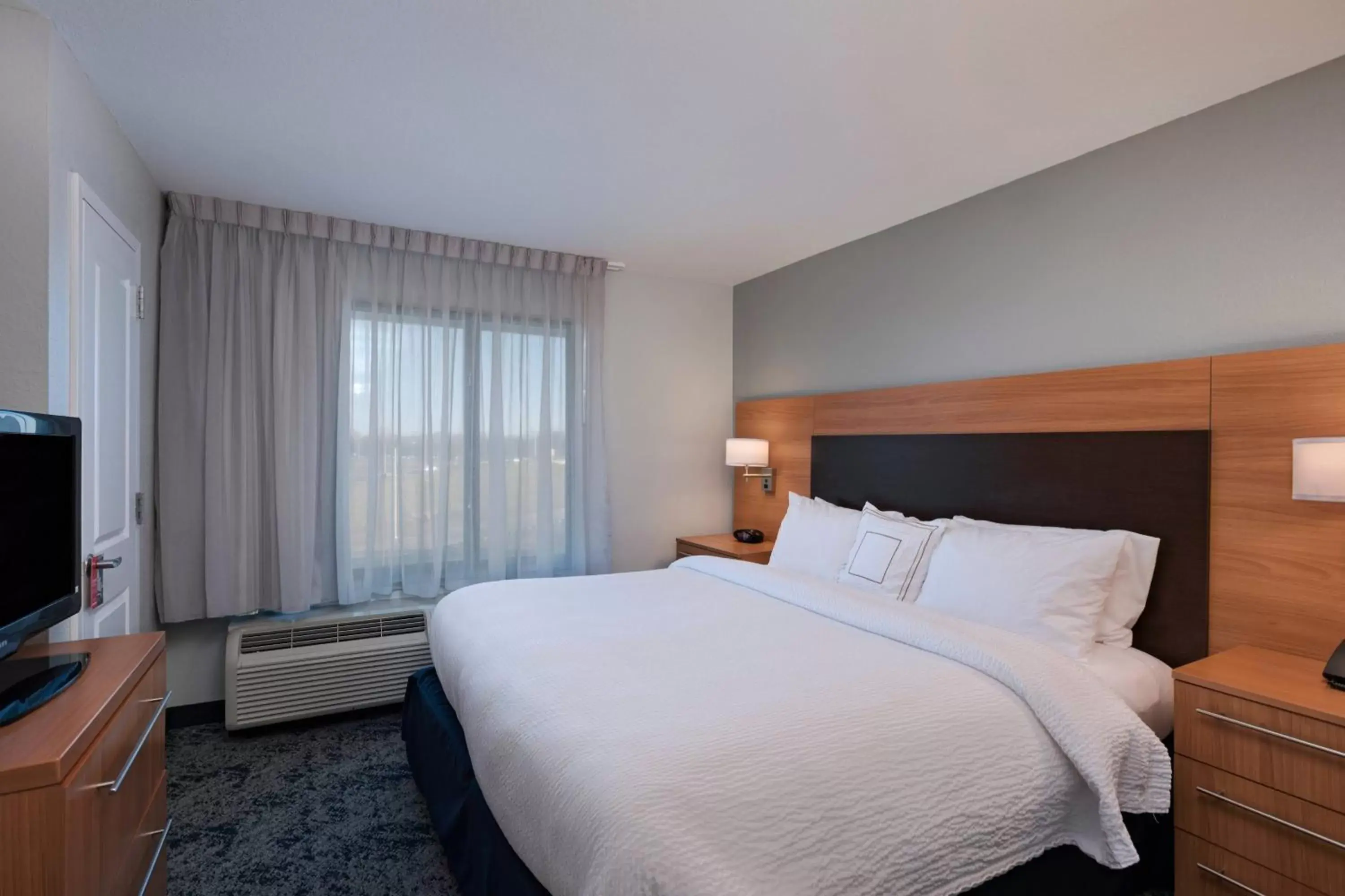 Bedroom, Bed in TownePlace Suites by Marriott Monroe