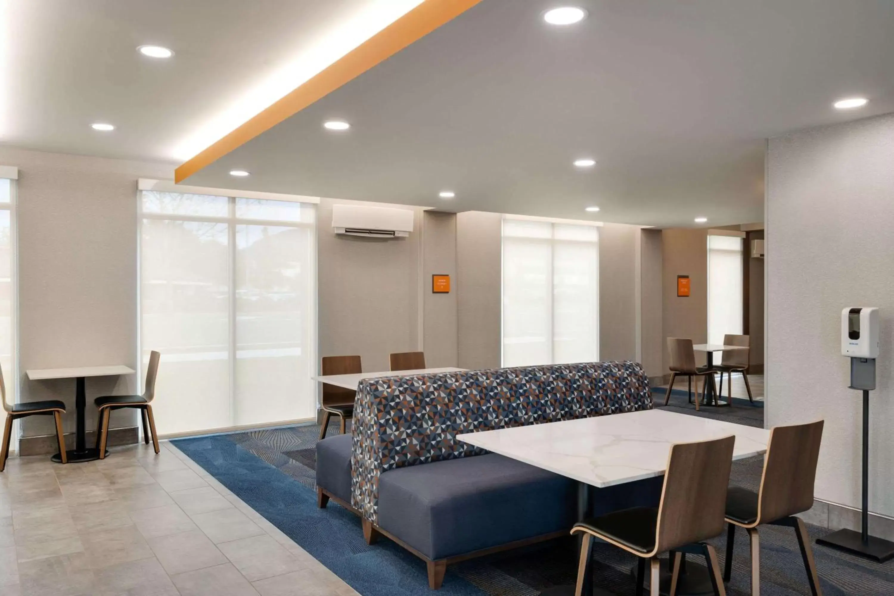 Lobby or reception in La Quinta Inn & Suites by Wyndham Springfield