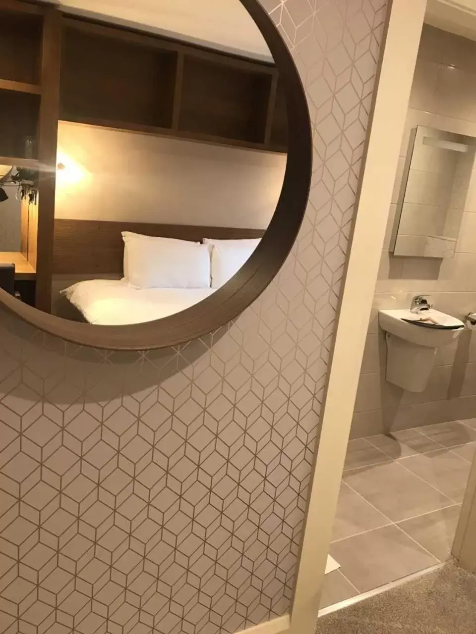Bedroom, Bathroom in The Enniskillen Hotel and Motel