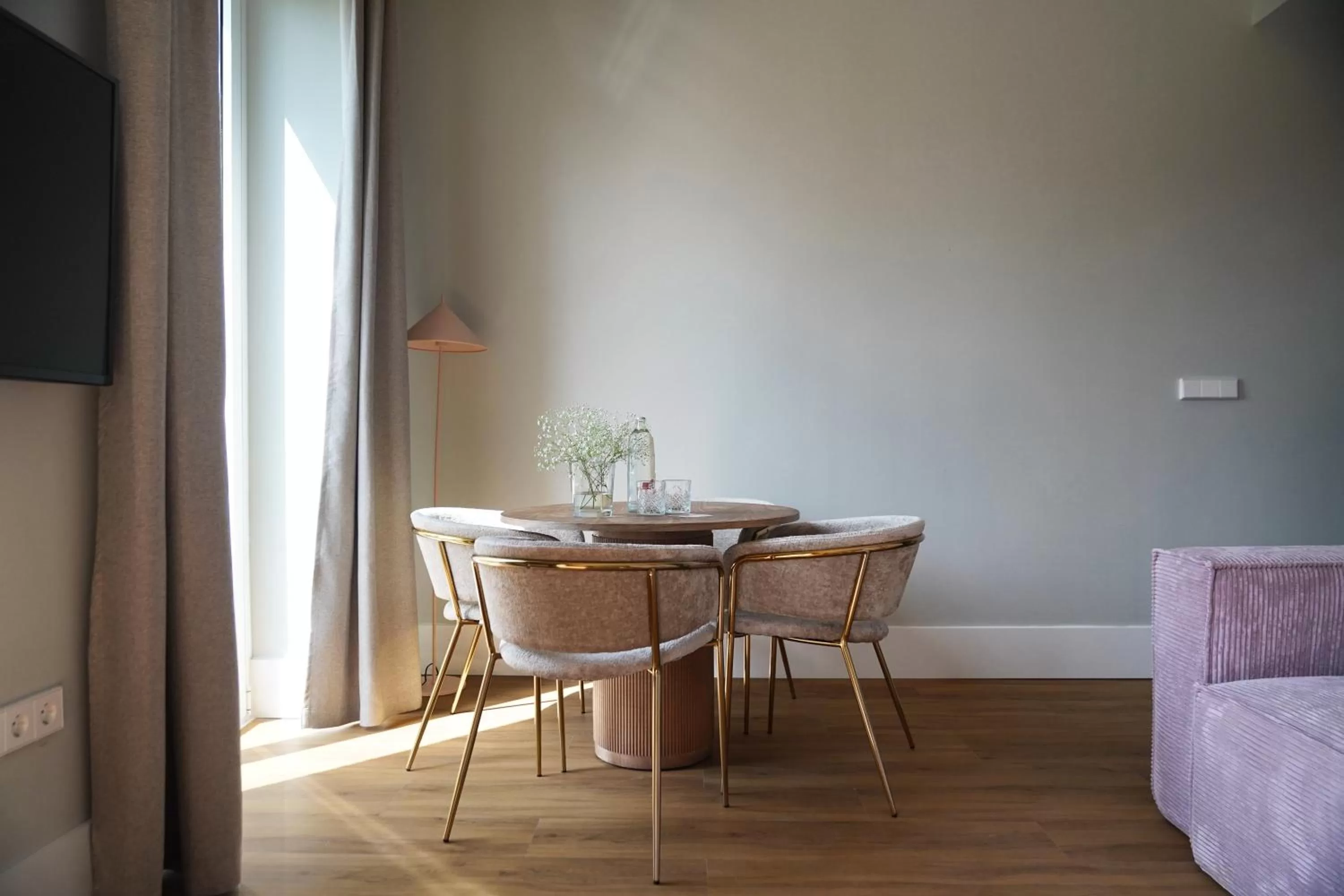 Dining area in Numa Seville Prestigio