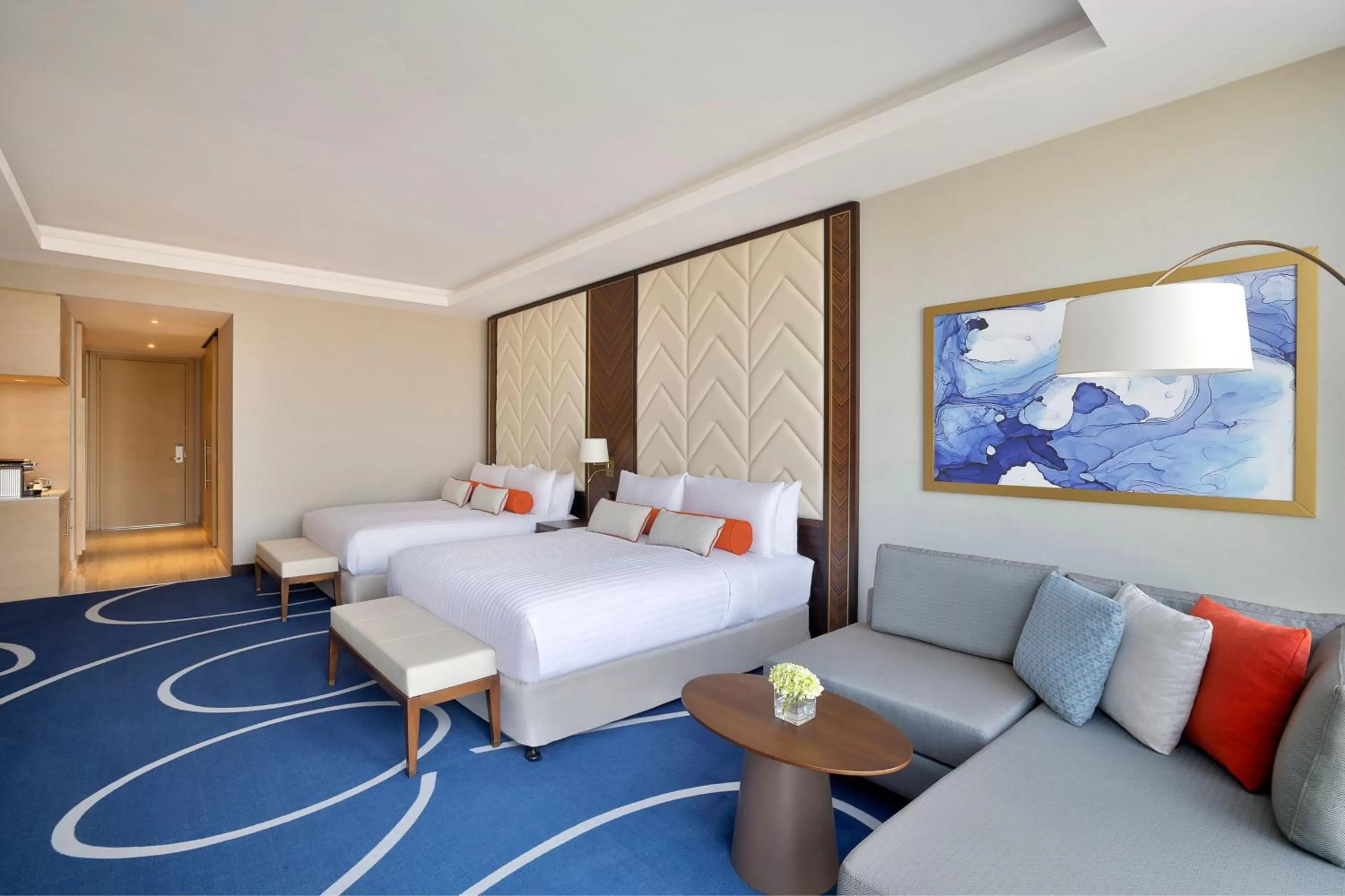 Photo of the whole room, Bed in Jeddah Marriott Hotel Madinah Road