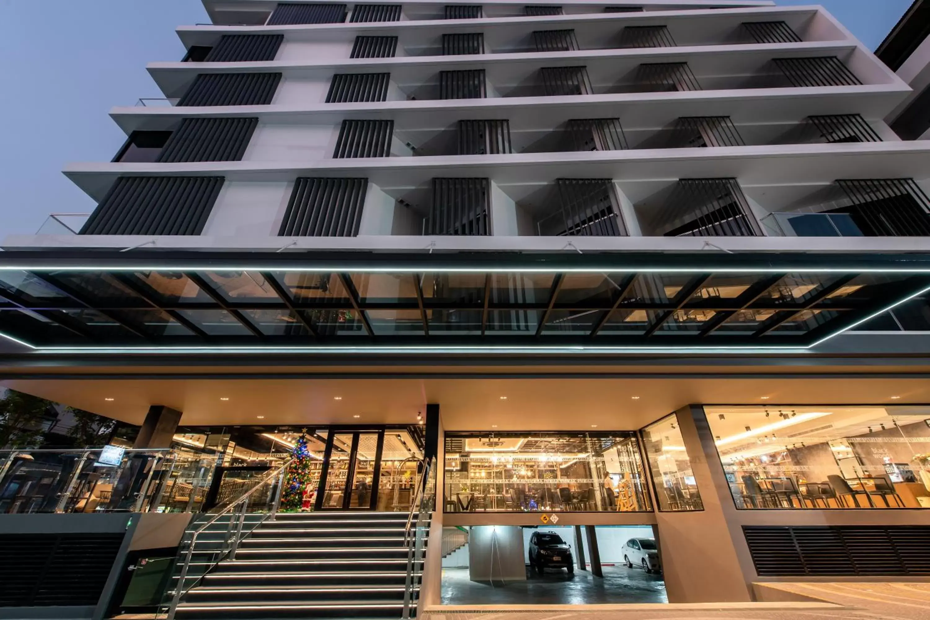 Property building in Blackwoods Hotel Pattaya - SHA Extra Plus Property building in Blackwoods Hotel Pattaya - SHA Extra Plus