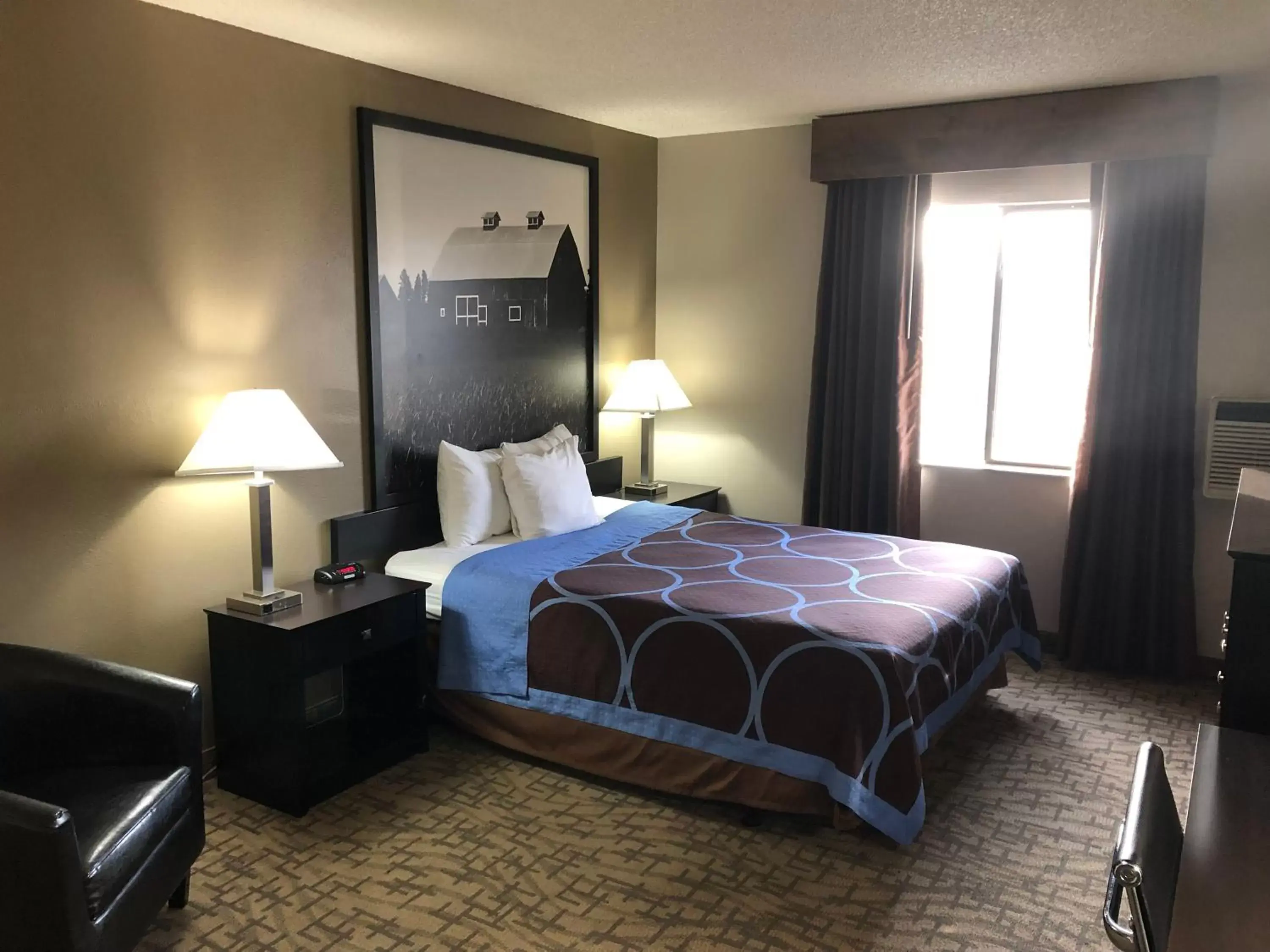 Bedroom, Bed in Super 8 by Wyndham Boise